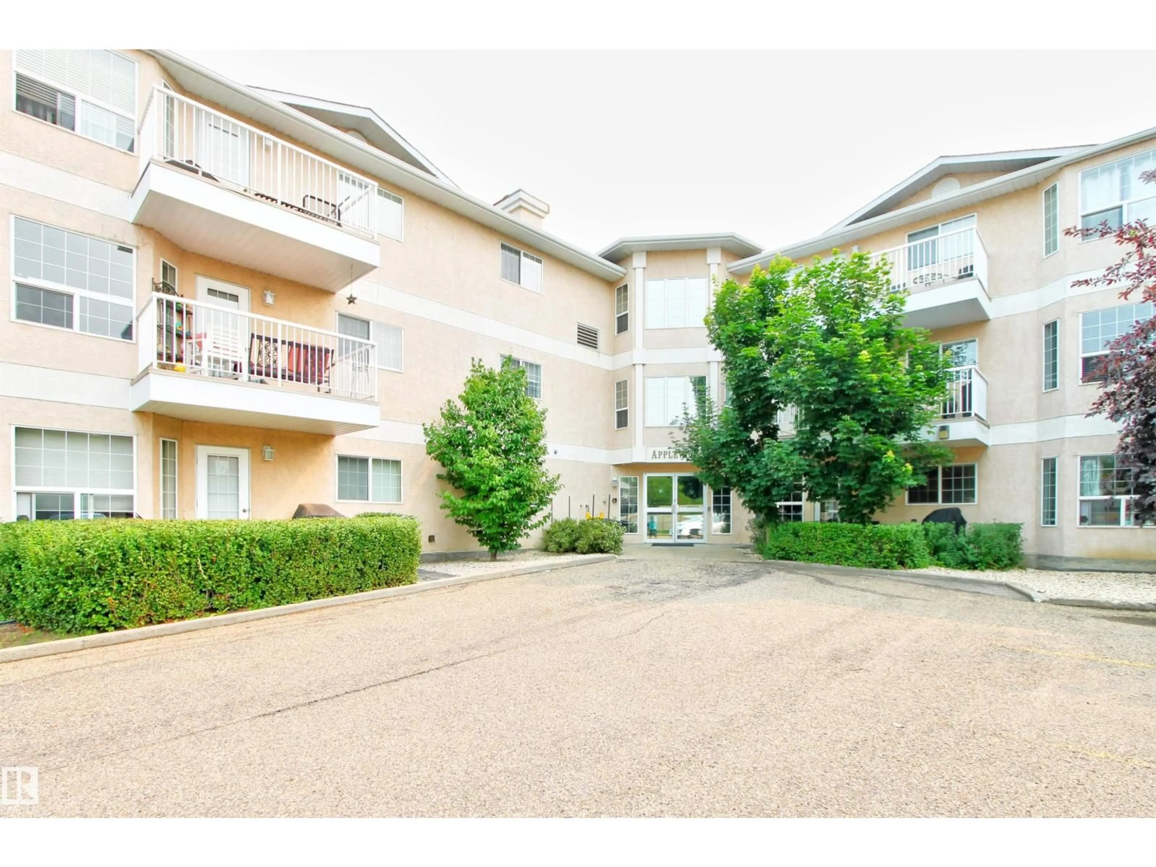 Patio, street for #106 - 106 ALPINE BV, St. Albert Alberta T8N3Y3