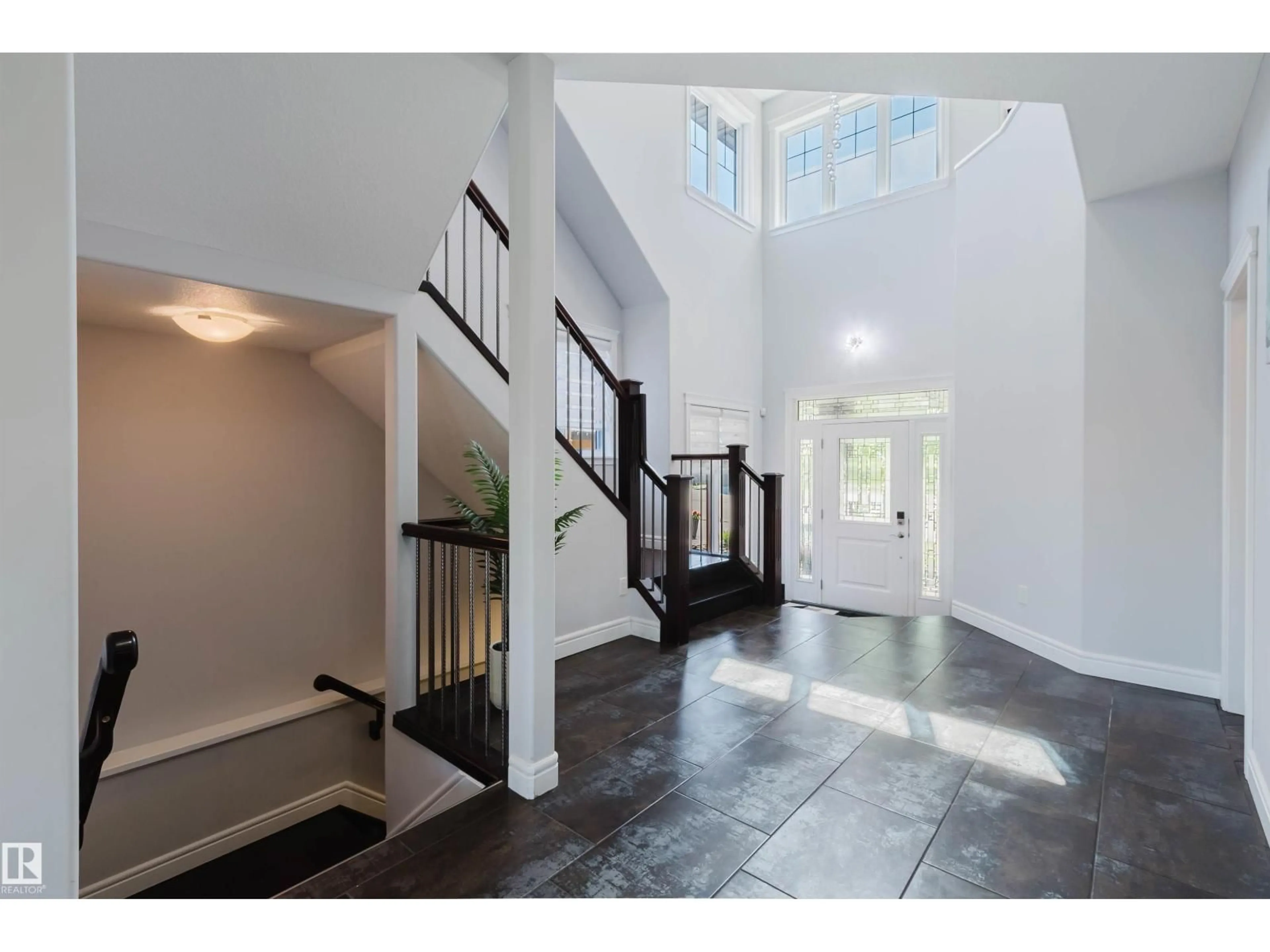 Indoor foyer for 3438 WEST LANDING LD, Edmonton Alberta T6W0T4