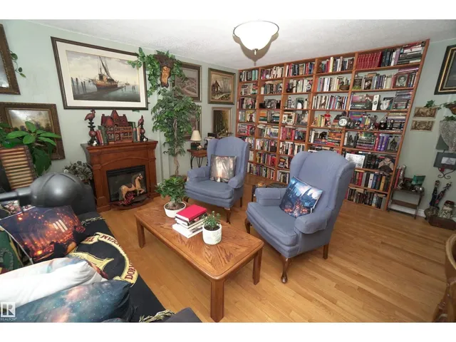 10026 87 AV, Edmonton 5