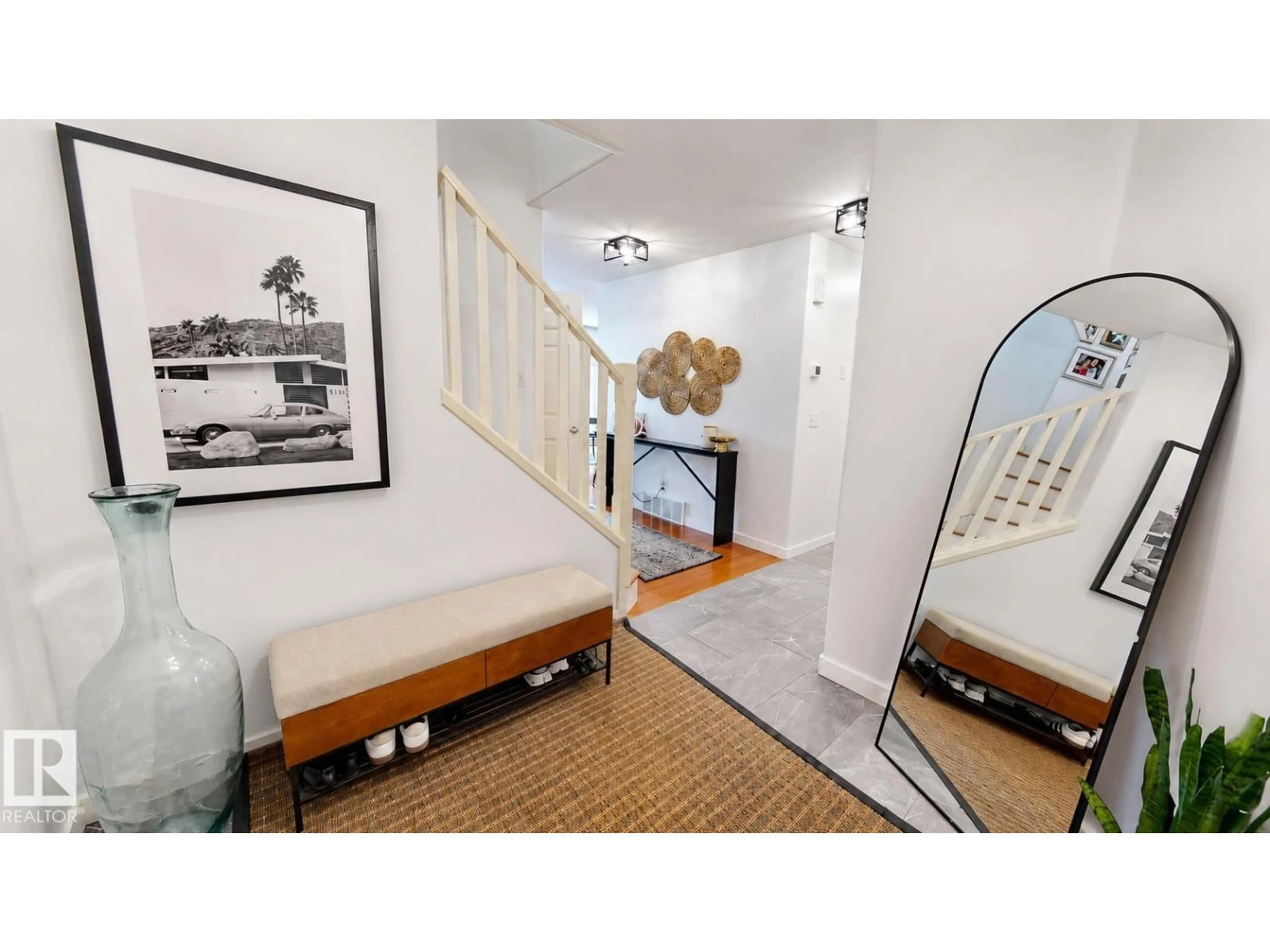 Indoor entryway for 155 - 80 CROCUS CR, Sherwood Park Alberta T8H2M4