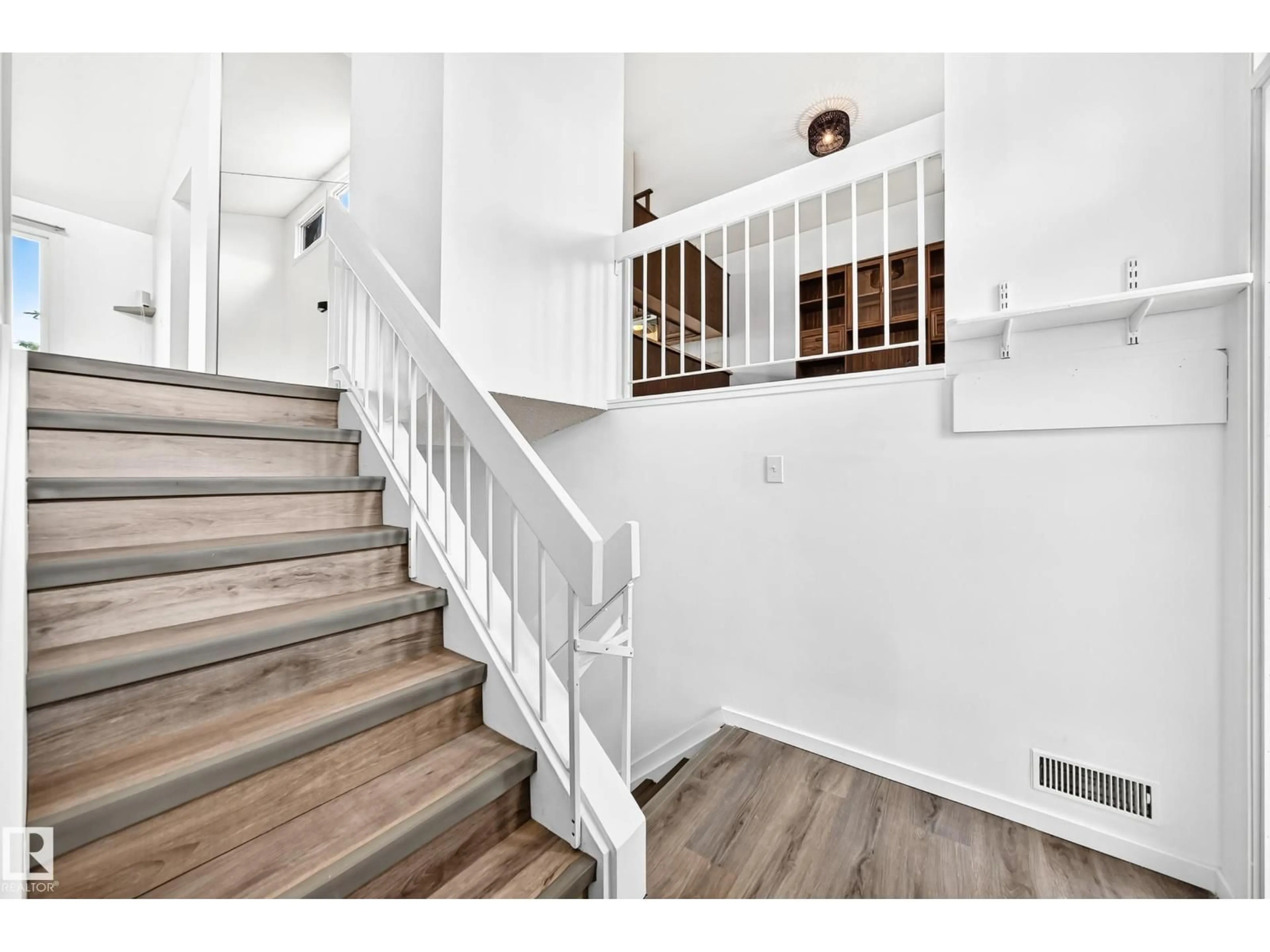 Unknown for 14141 26 ST, Edmonton Alberta T5Y1Y4