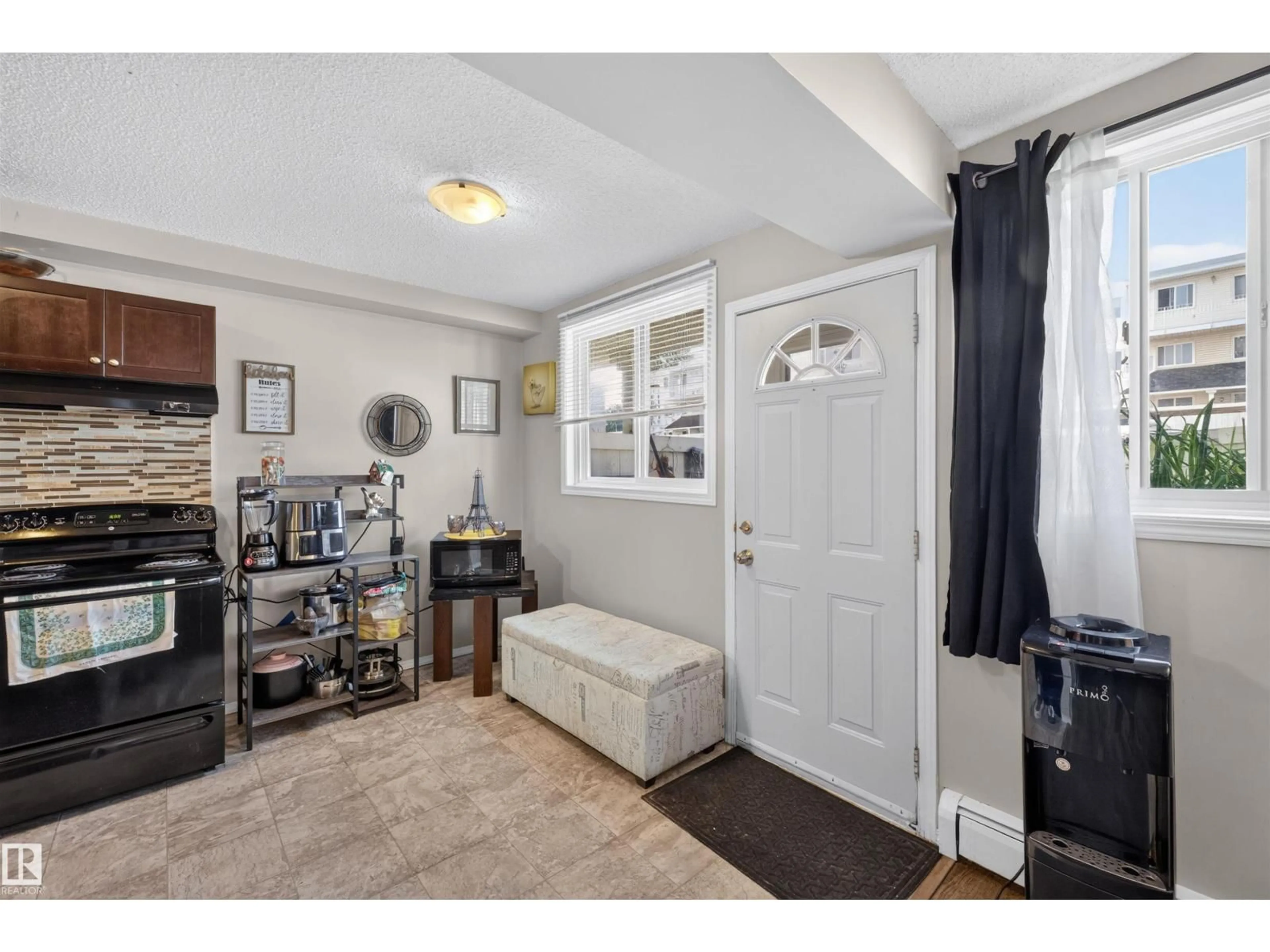 Indoor entryway for #102 - 14520 52 ST, Edmonton Alberta T5A3K5