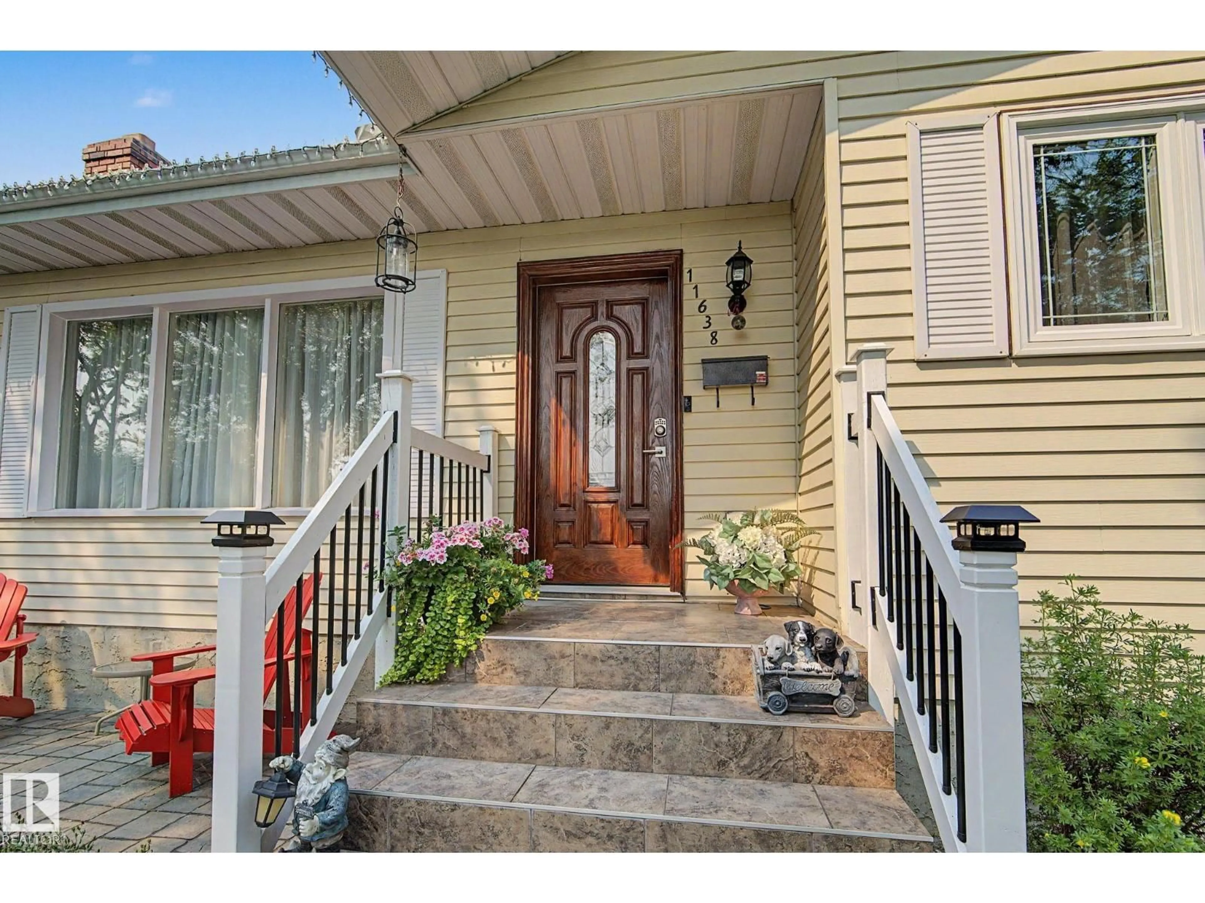 Indoor entryway for NW - 11638 123 ST, Edmonton Alberta T5M0G6