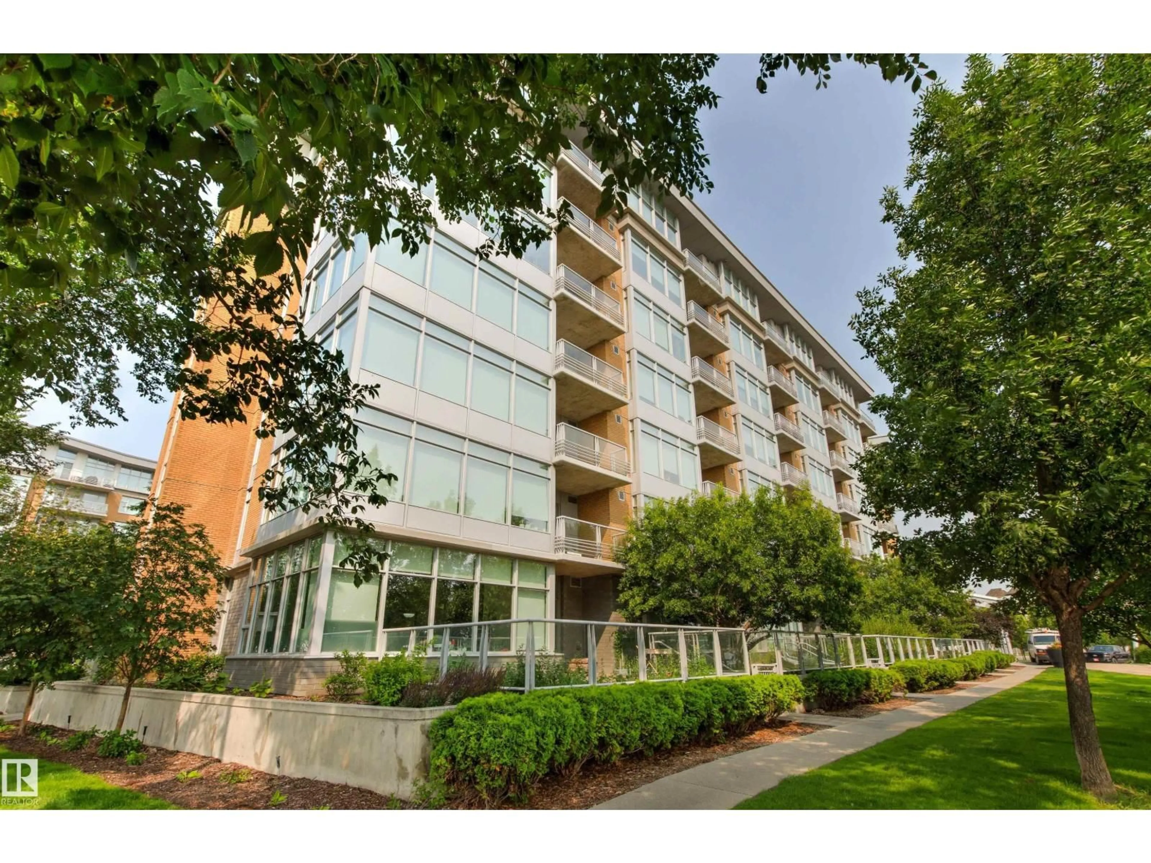 Indoor foyer for #406 - 2504 109 ST, Edmonton Alberta T6J2H3