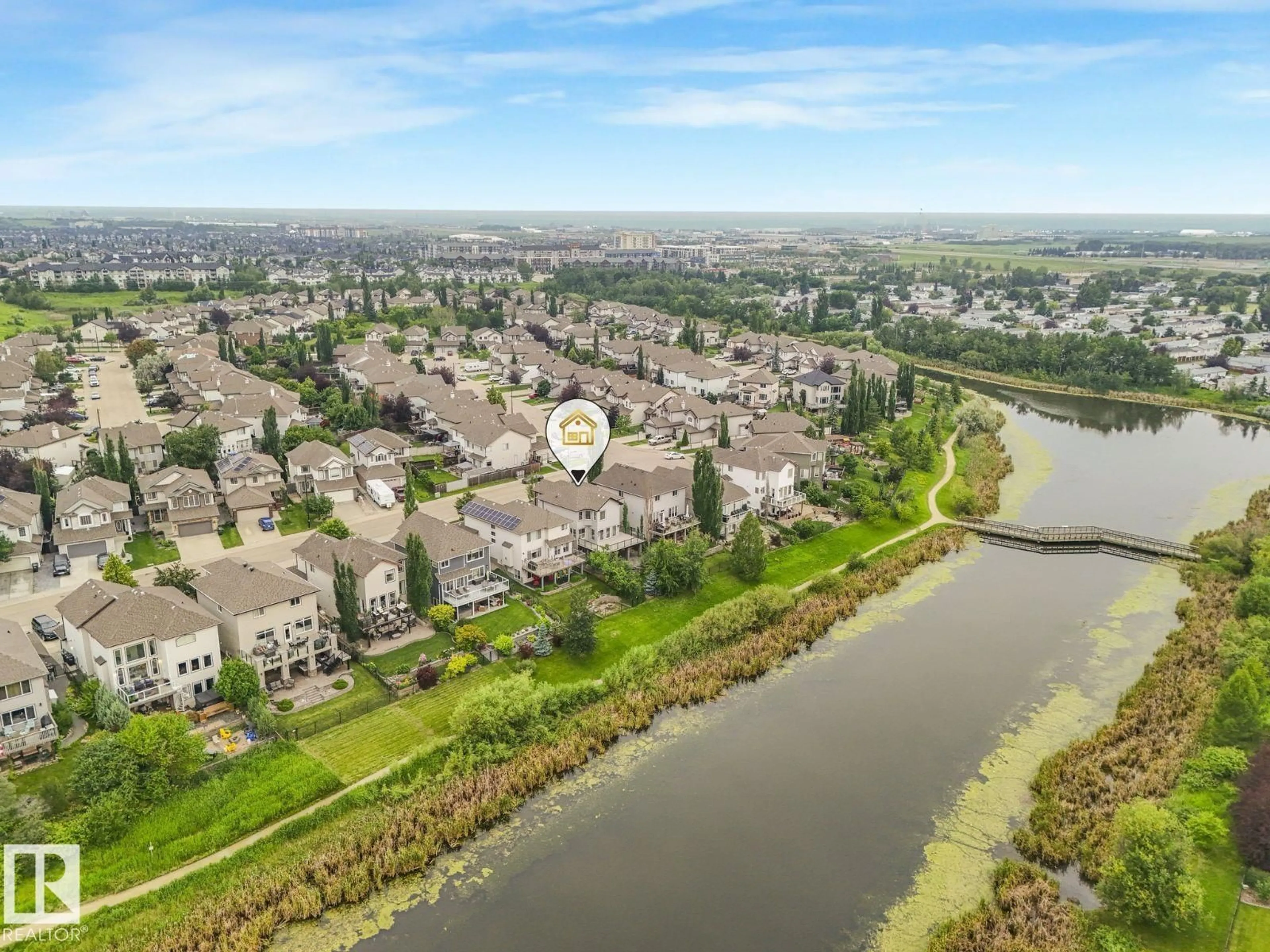 A pic from outside/outdoor area/front of a property/back of a property/a pic from drone, water/lake/river/ocean view for 70 SUMMERCOURT RD, Sherwood Park Alberta T8H2V9