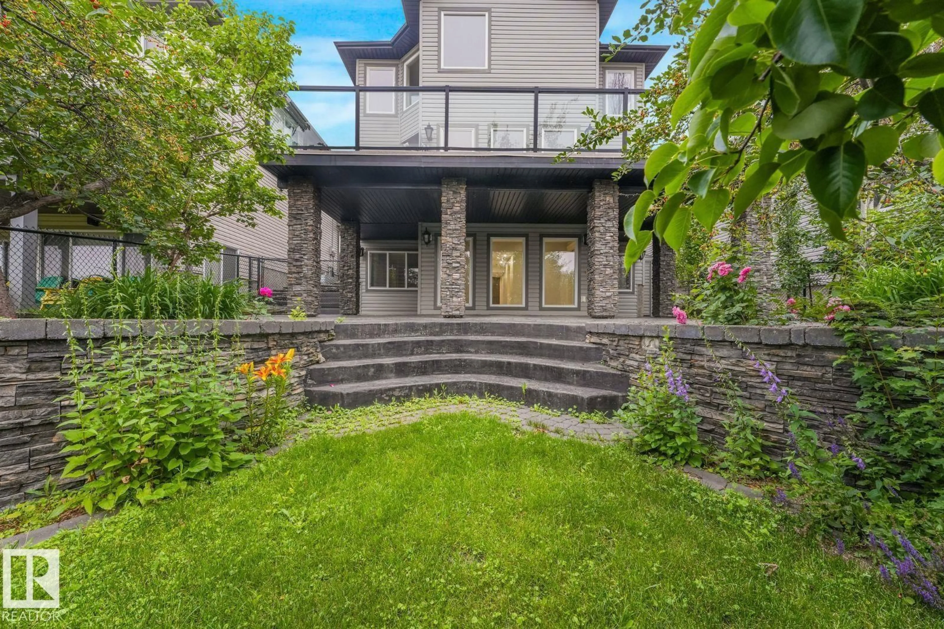 Patio, unknown for 70 SUMMERCOURT RD, Sherwood Park Alberta T8H2V9