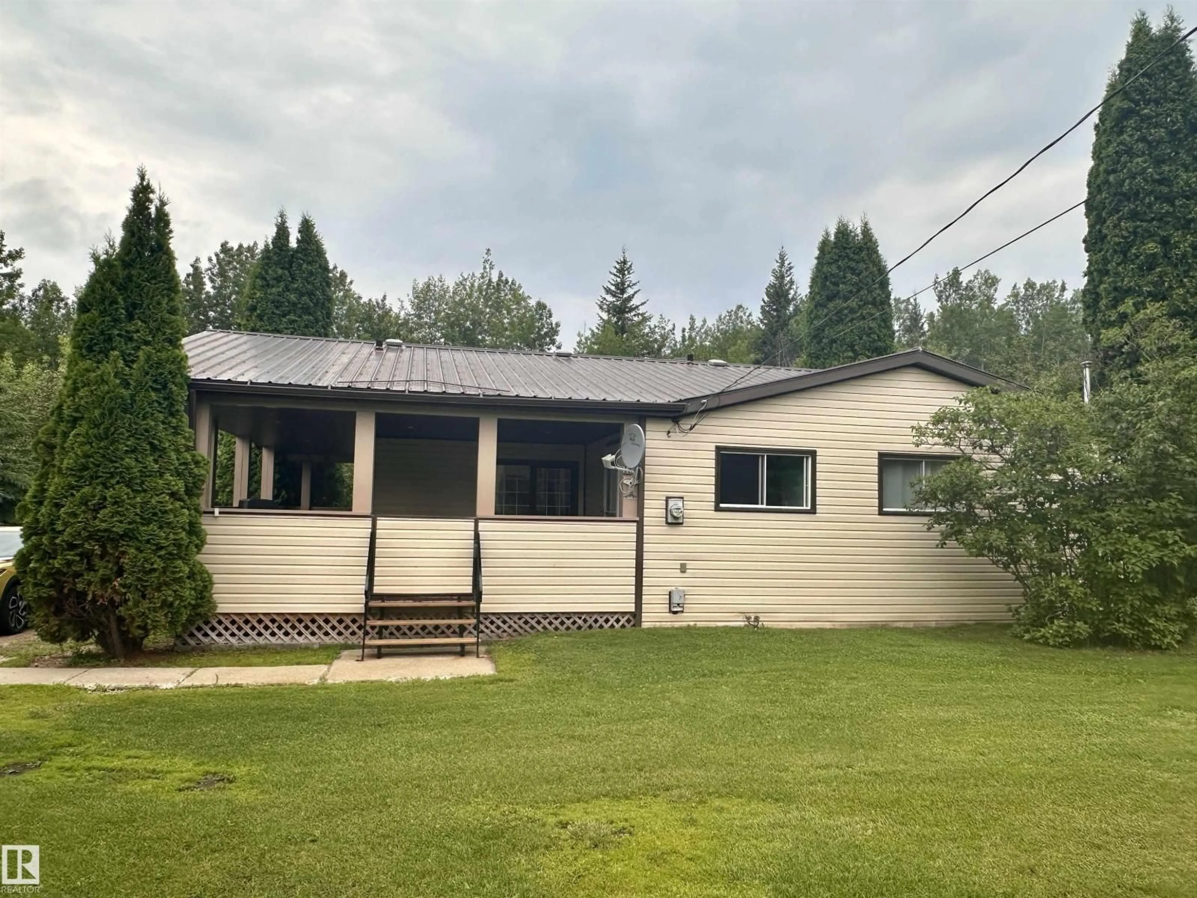 Unknown for 5309 51 ST, Jarvie Alberta T0G1H0