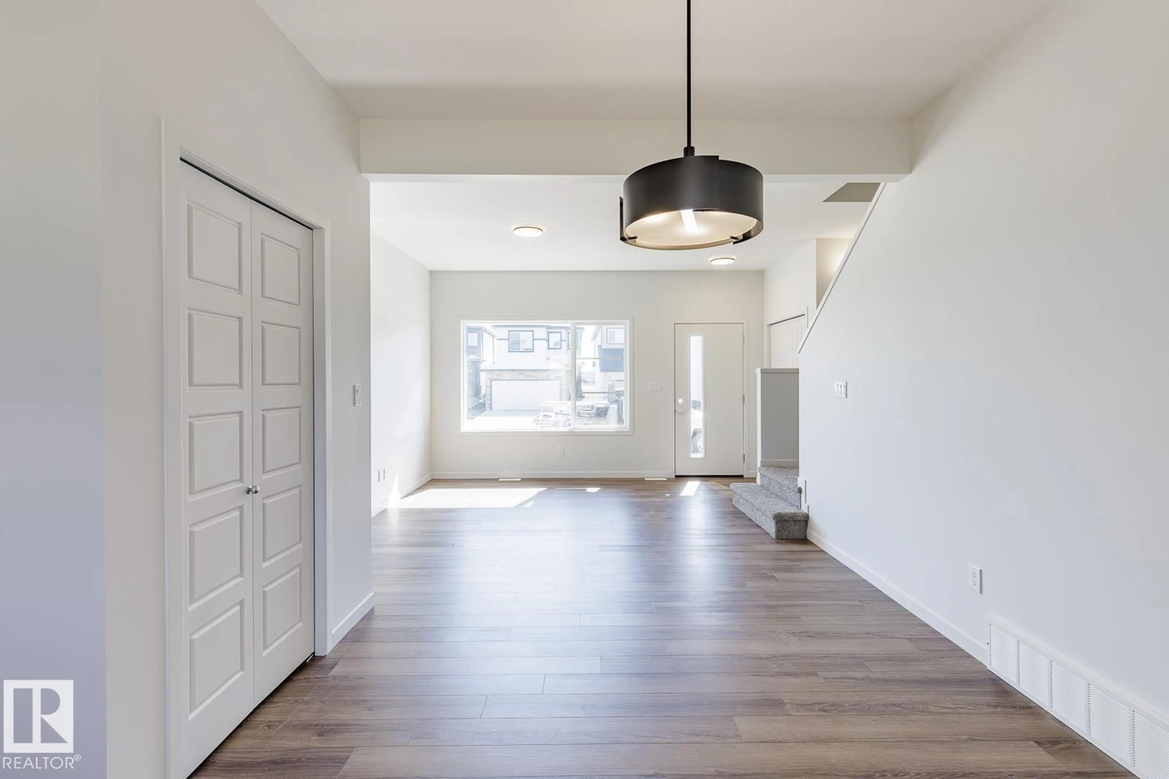 Indoor entryway for 215 WATTLE RD, Leduc Alberta T9E0V1