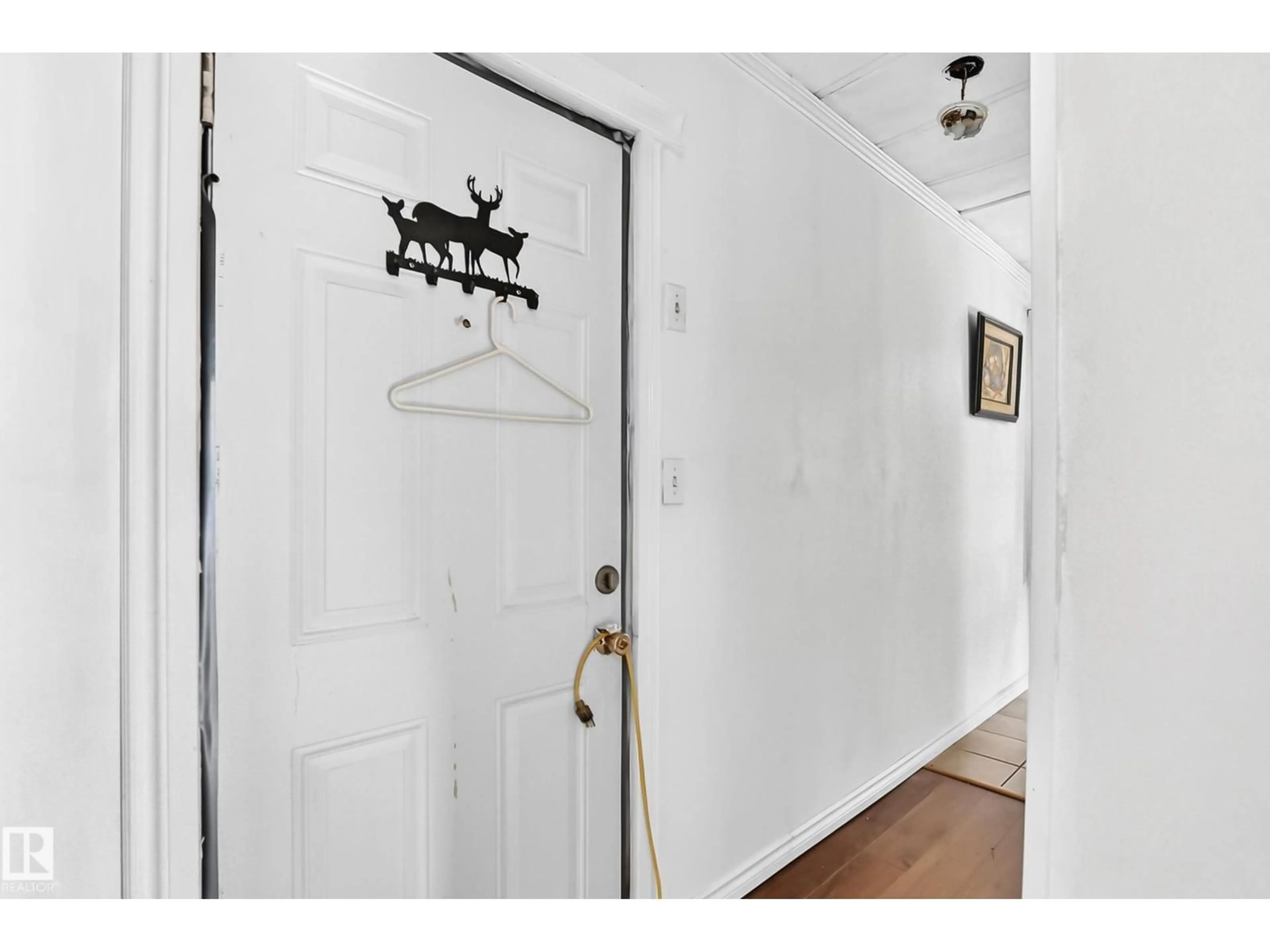 Indoor entryway for 57306 OLD BARRHEAD HI, Rural Lac Ste. Anne County Alberta T0E1A0