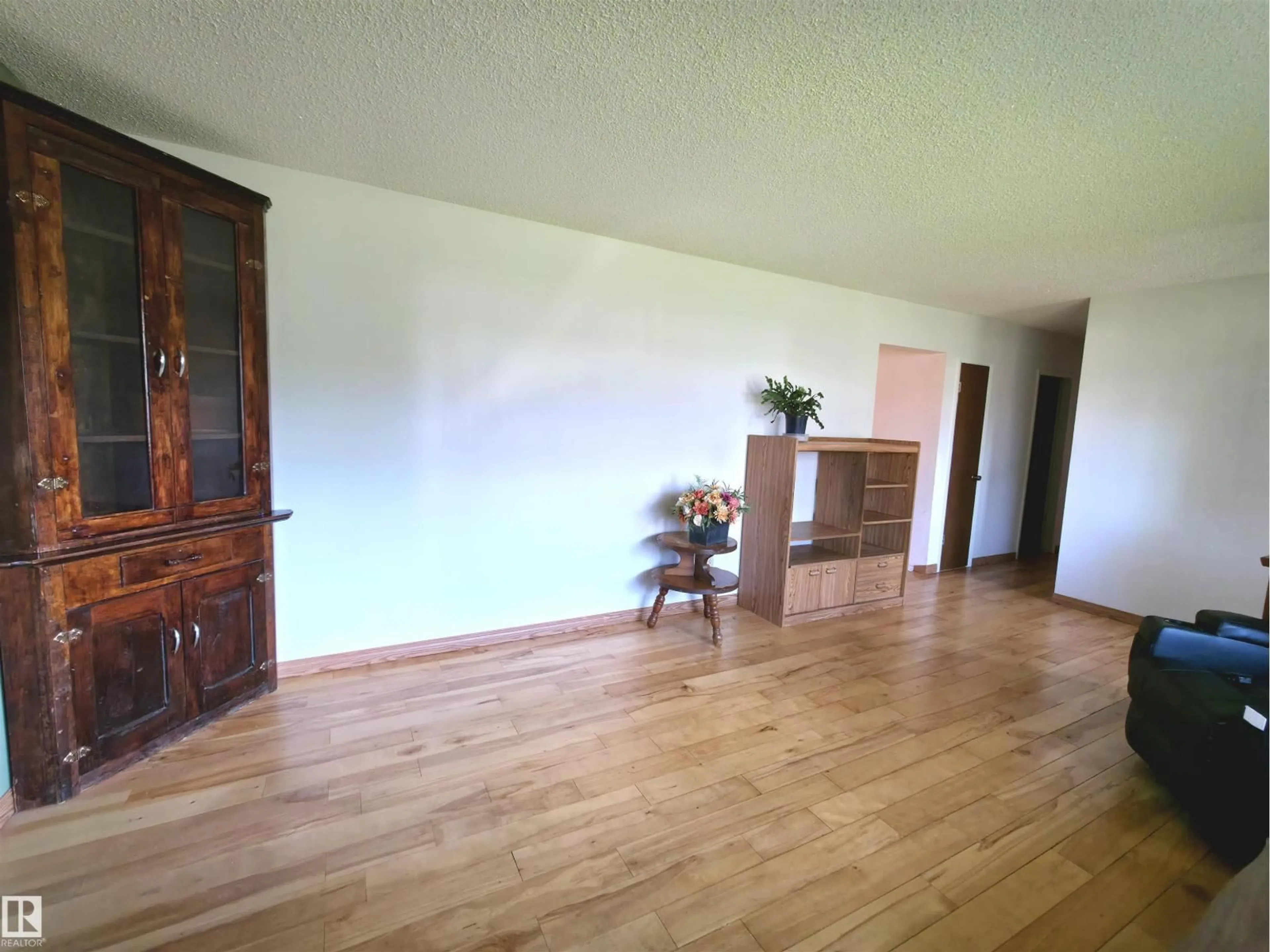 A pic of a room for 53 RAVEN DR, Sherwood Park Alberta T8A0C6