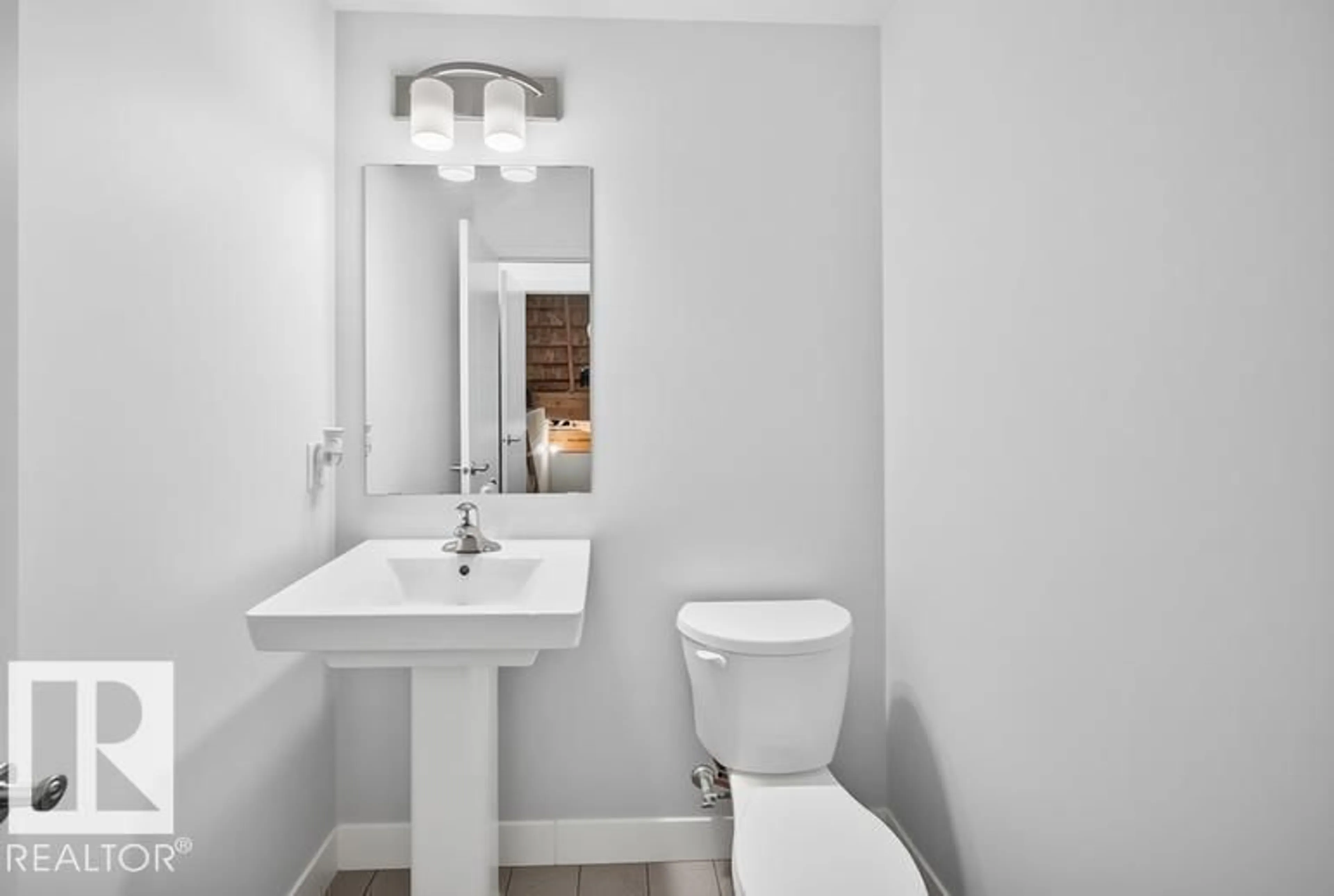 Standard bathroom, ceramic/tile floor for NW - 19716 27 AV, Edmonton Alberta T6M0X1