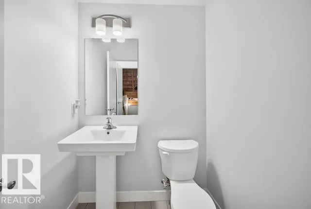 NW - 19716 27 AV, Edmonton 4