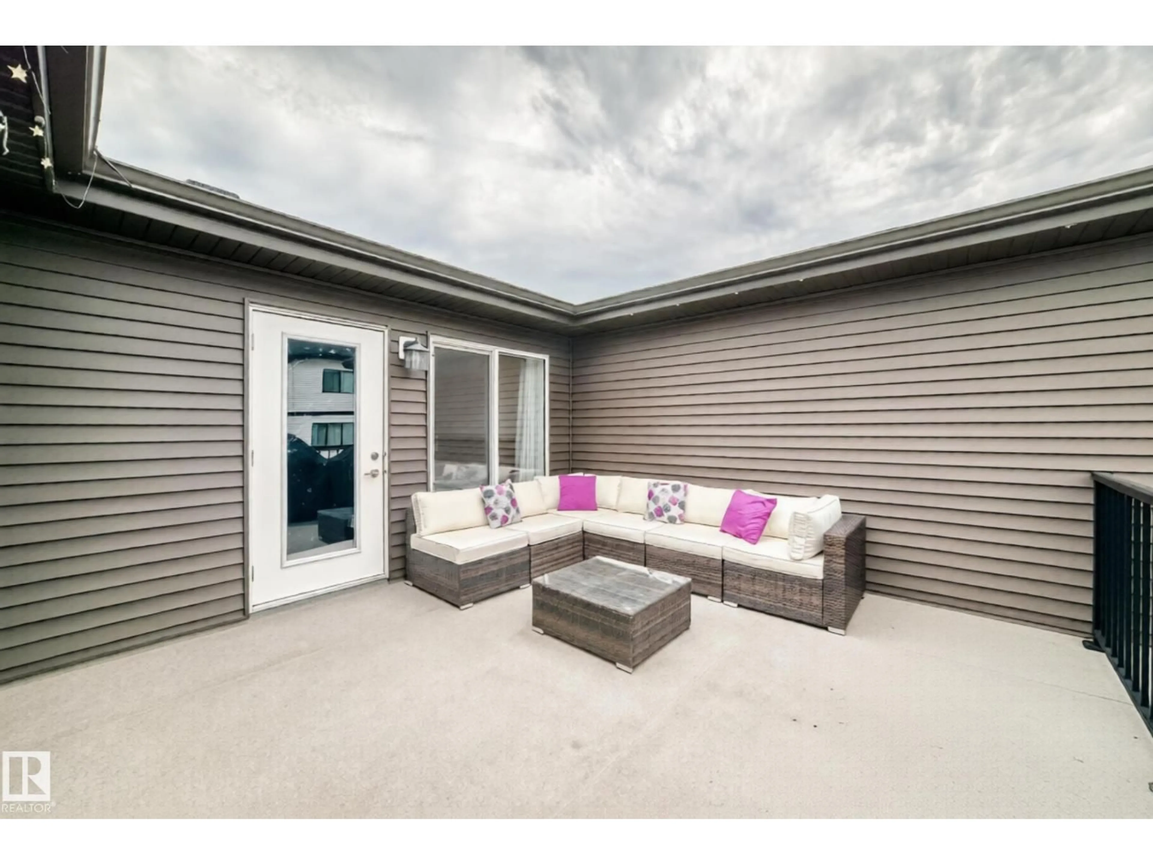 Patio, unknown for NW - 19716 27 AV, Edmonton Alberta T6M0X1
