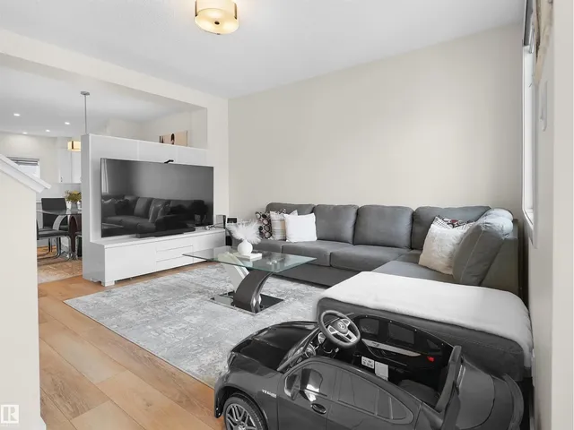 209 DESROCHERS BV, Edmonton 3