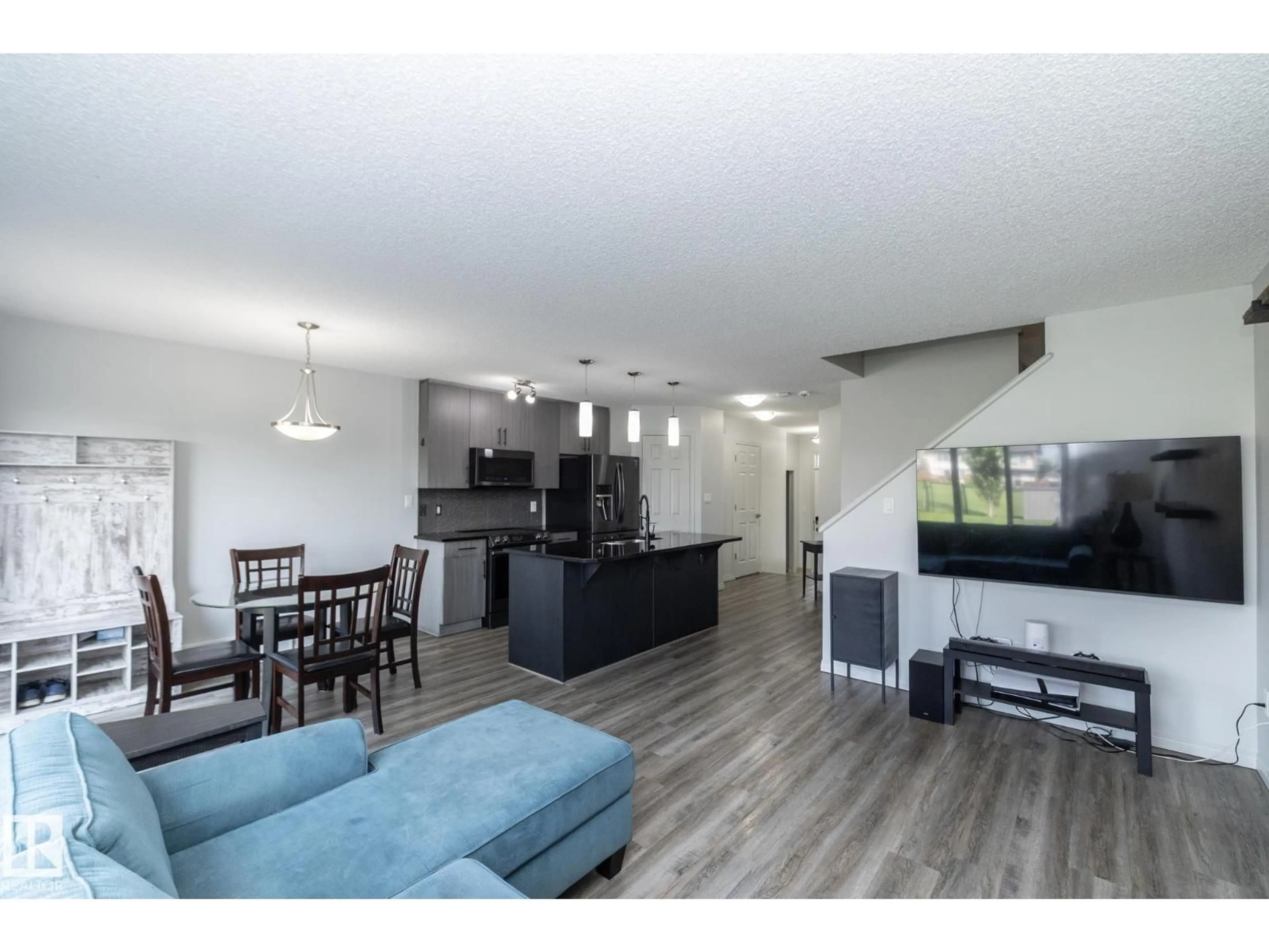 Open concept kitchen, unknown for SW - 1640 CHAPMAN WY, Edmonton Alberta T6W0Y5