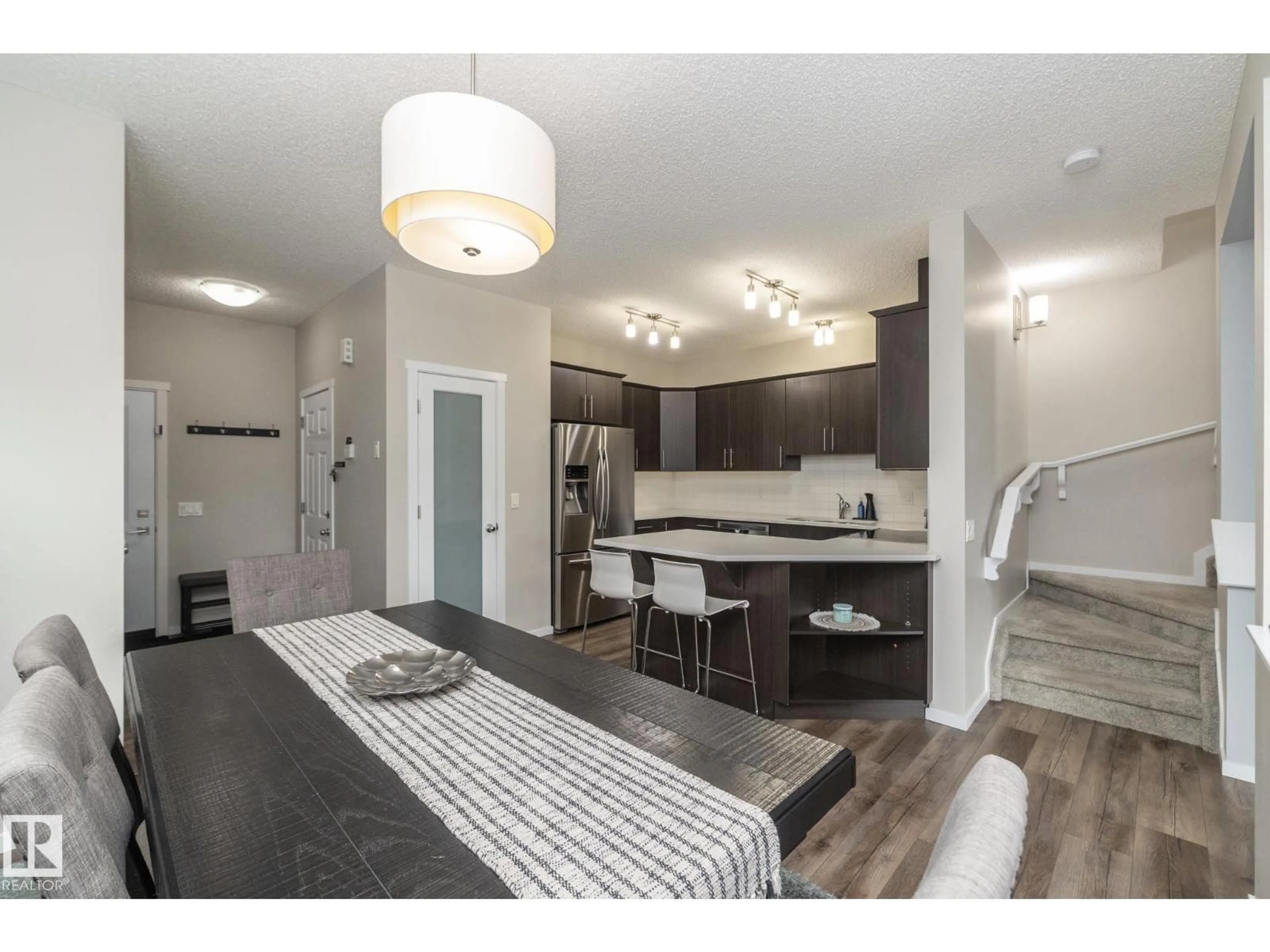 Open concept kitchen, unknown for 15 AVEBURY, Sherwood Park Alberta T8H0Z2