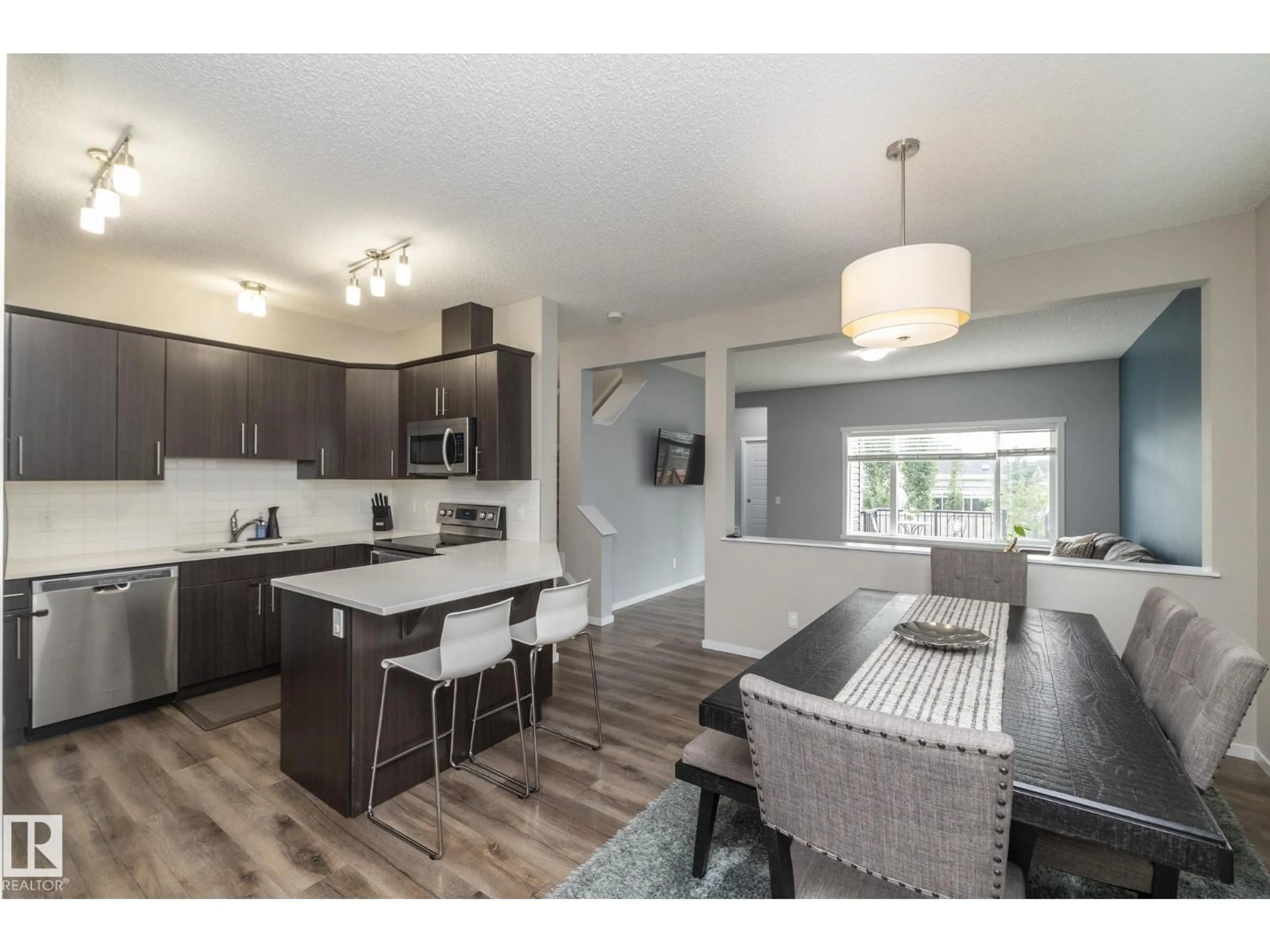 Open concept kitchen, unknown for 15 AVEBURY, Sherwood Park Alberta T8H0Z2