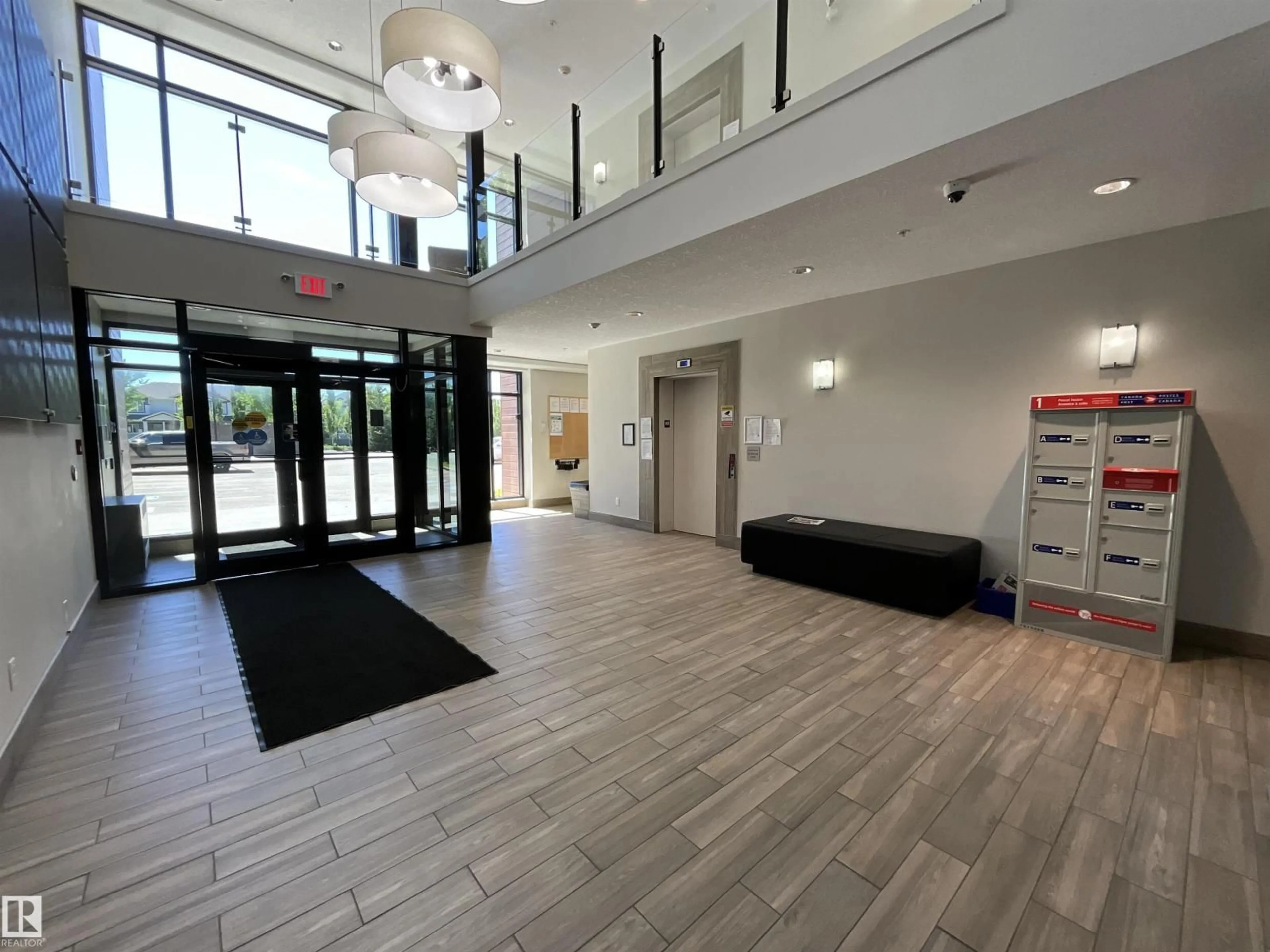 Indoor foyer for 209 - 1004 ROSENTHAL BV, Edmonton Alberta T5T7C6