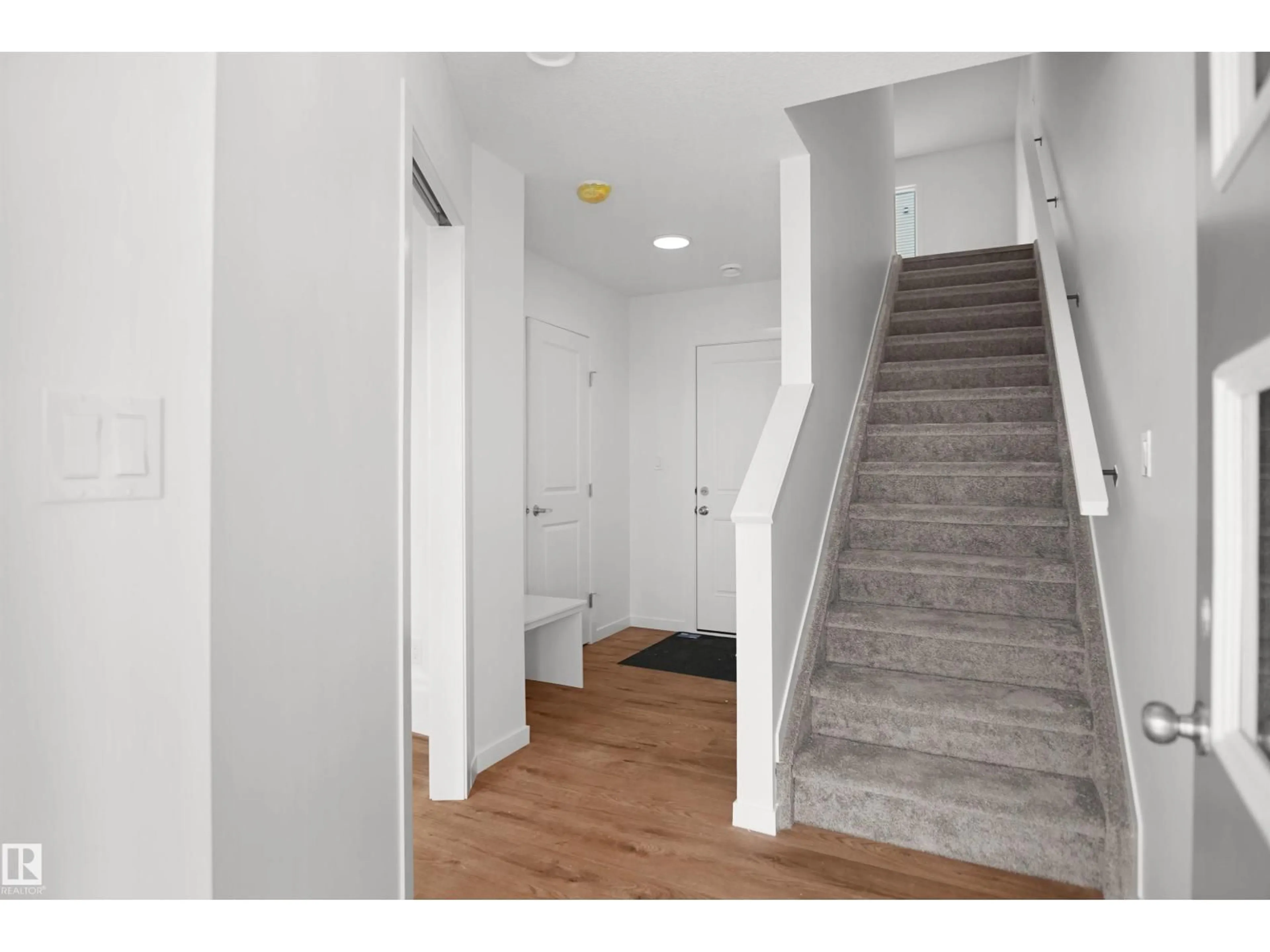 Indoor entryway for #100 - 3705 141 ST, Edmonton Alberta T6W3J2