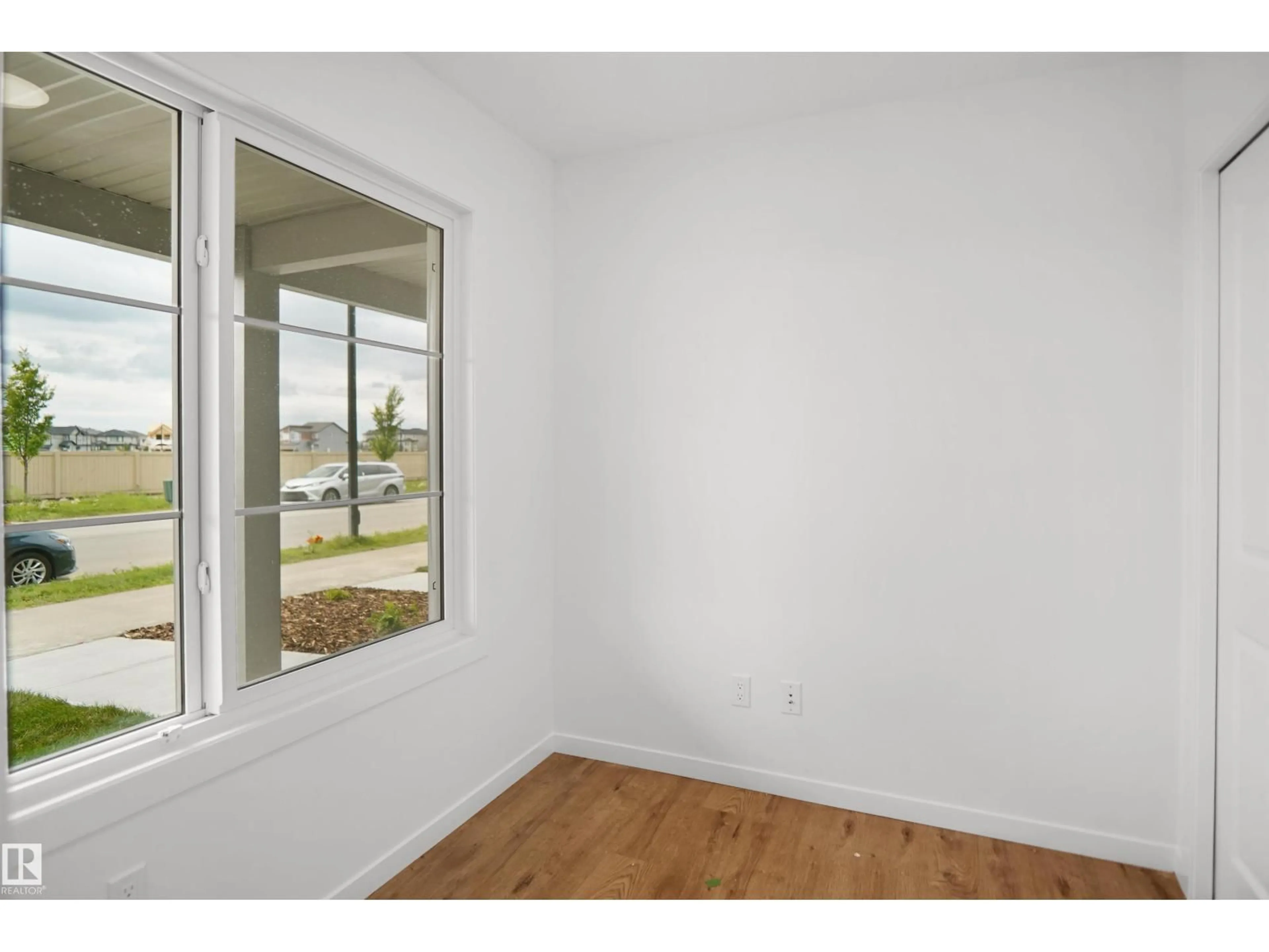 A pic of a room for #100 - 3705 141 ST, Edmonton Alberta T6W3J2