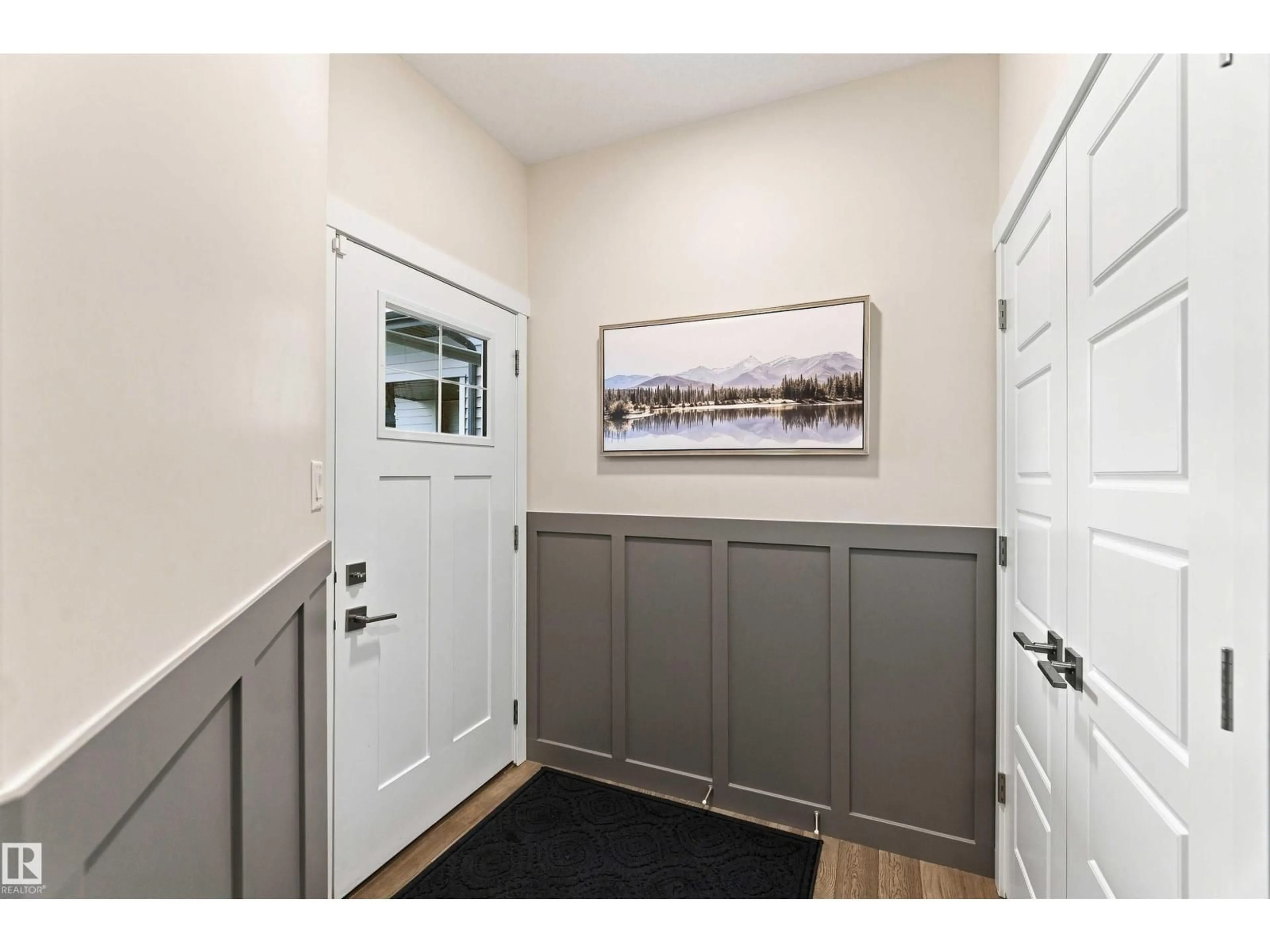 Indoor entryway for 7608 CREIGHTON PL, Edmonton Alberta T6W3Z6