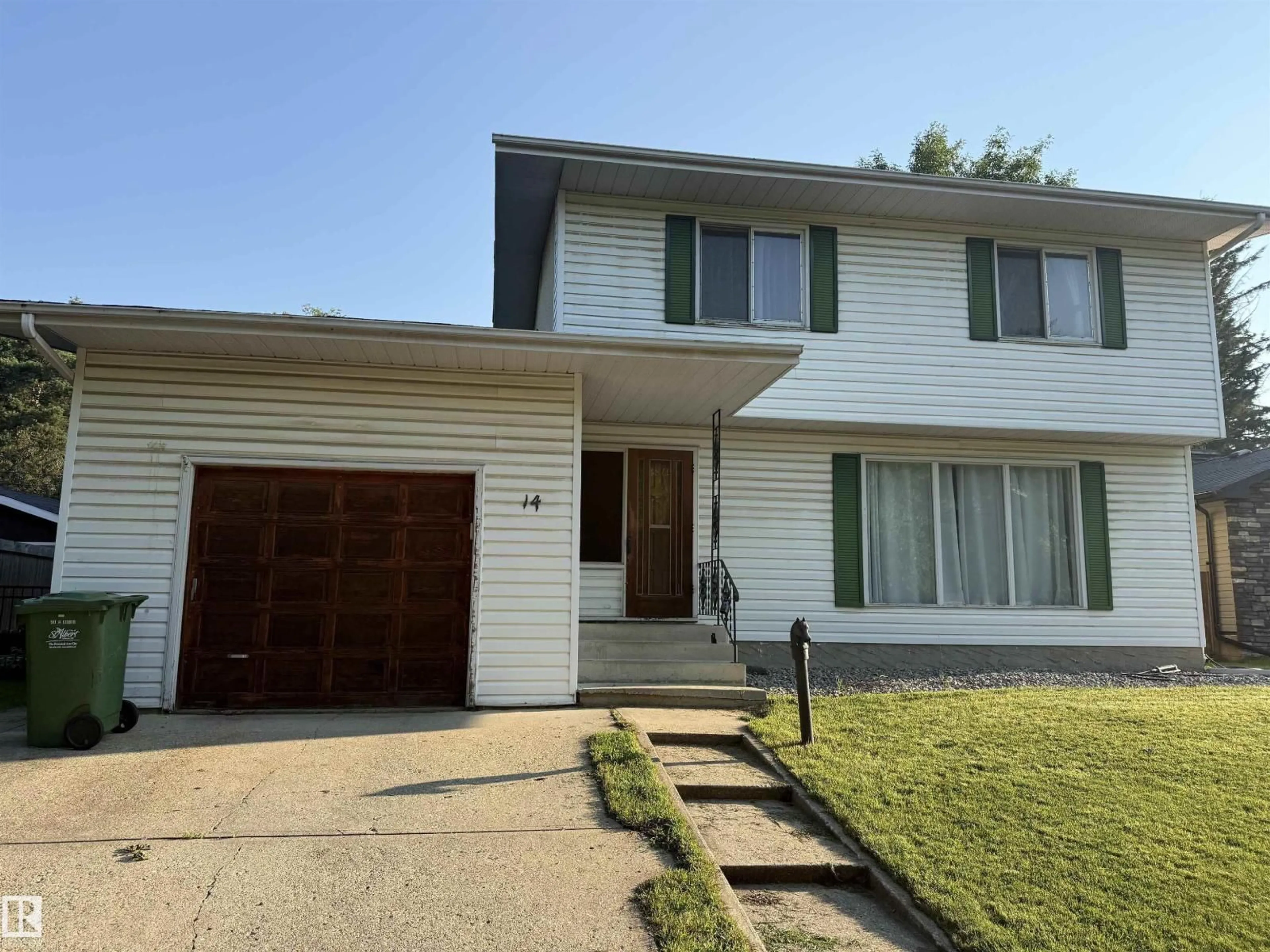 Home with vinyl exterior material, street for 14 GILLIAN CR, St. Albert Alberta T8N0W1
