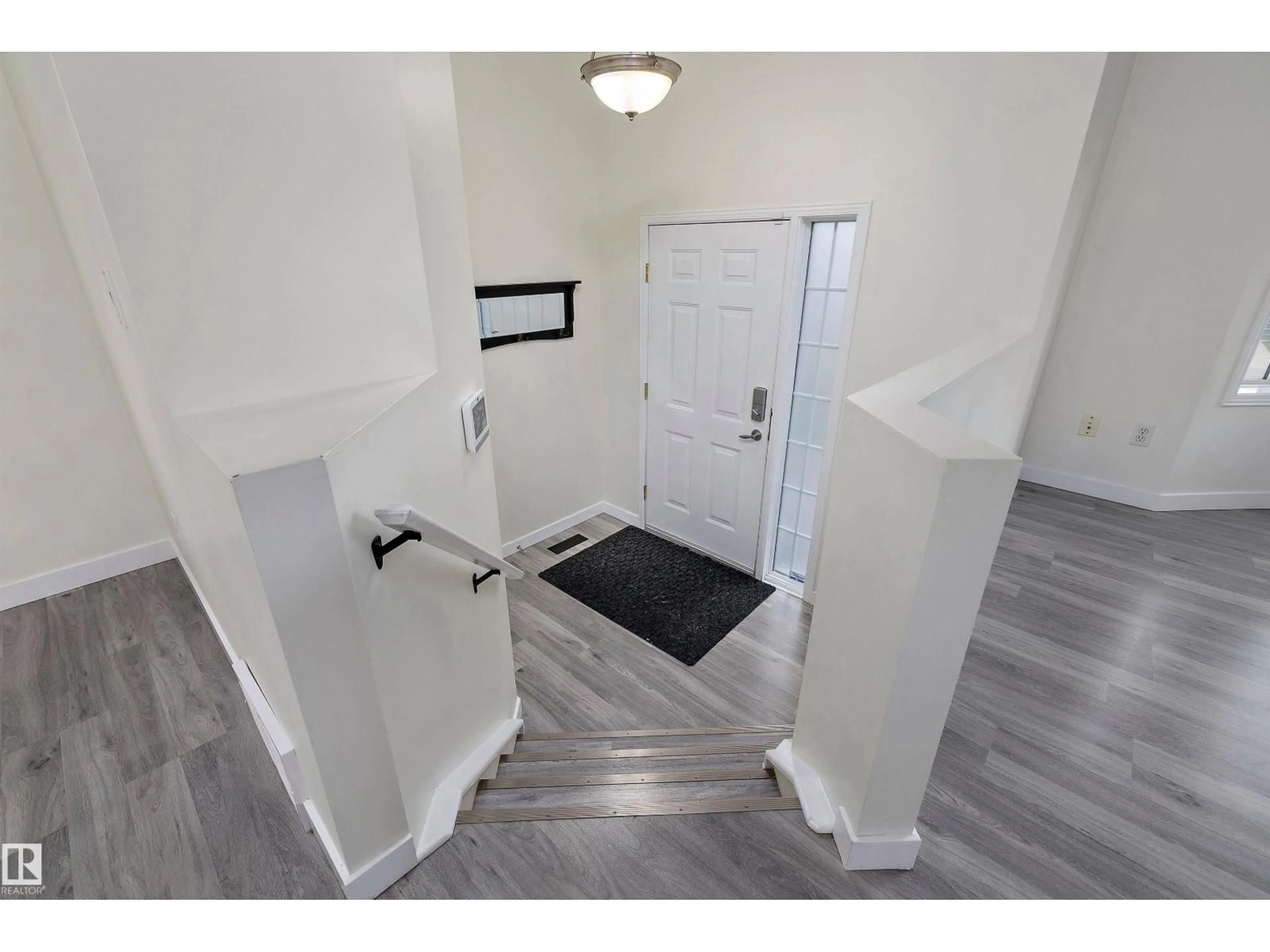 Indoor entryway for NW - 15019 133 ST, Edmonton Alberta T6V1K9