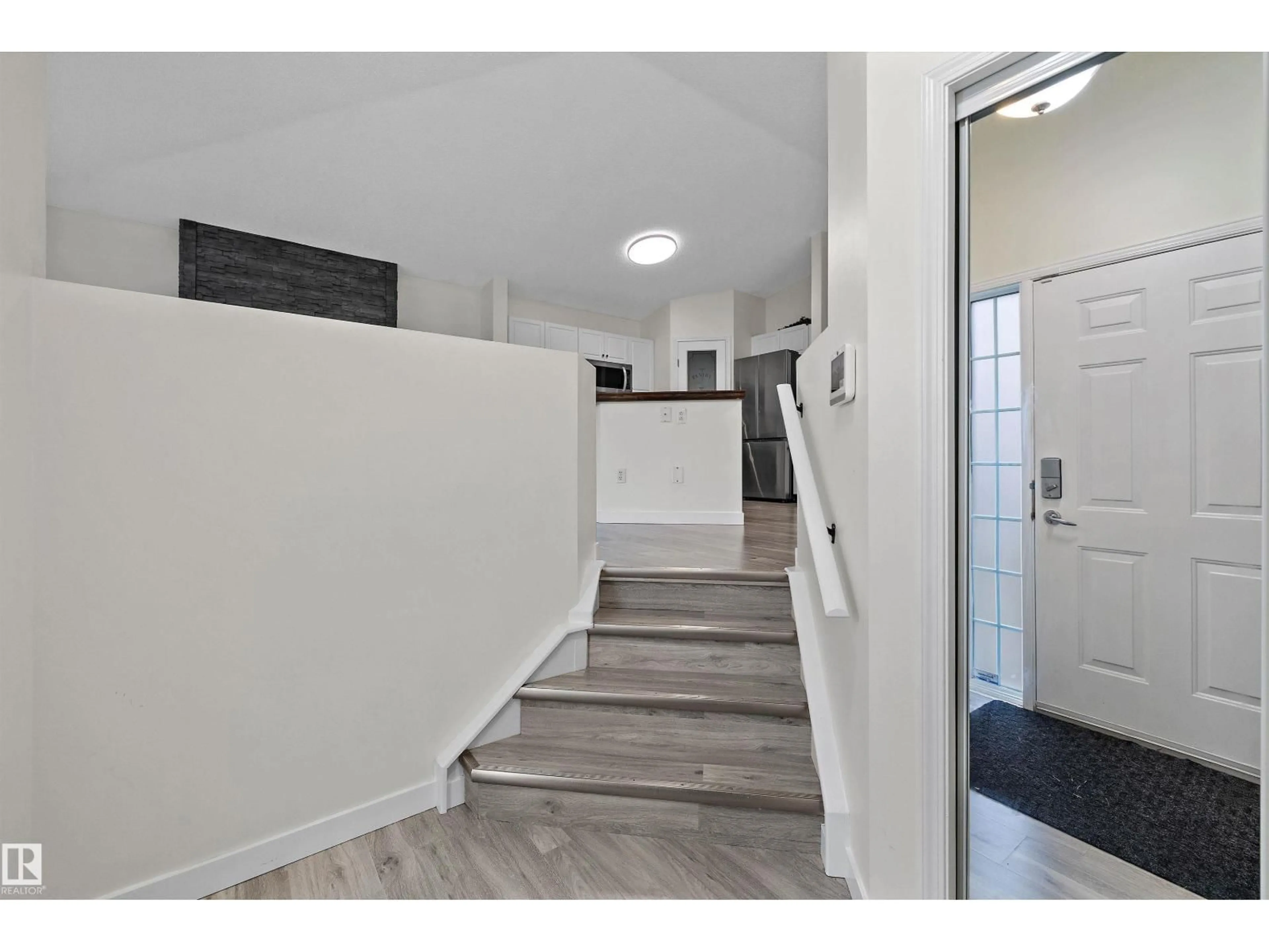 Indoor entryway for NW - 15019 133 ST, Edmonton Alberta T6V1K9
