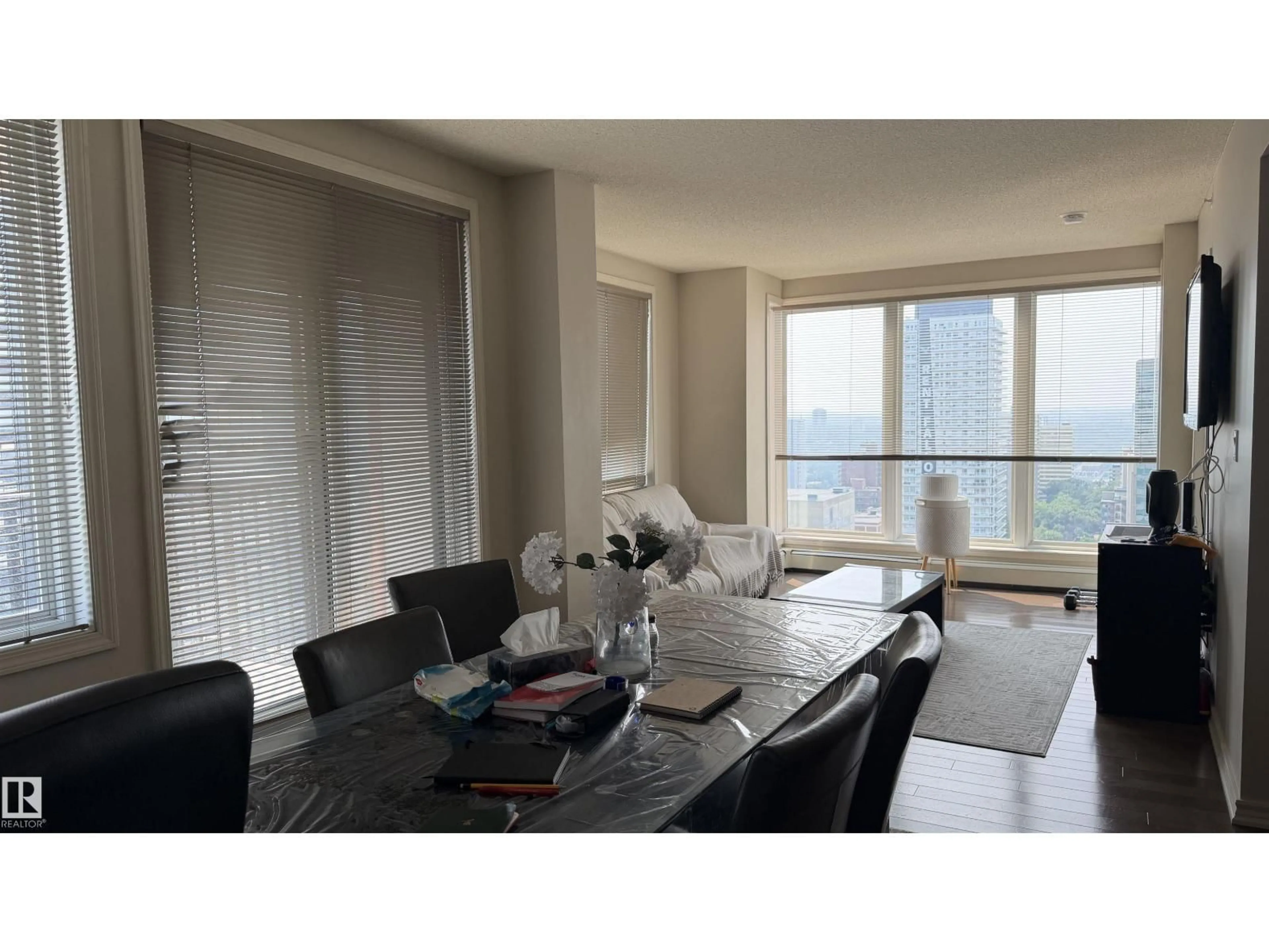 A pic of a room for 10180 - 2401 104 ST, Edmonton Alberta T5J1A7