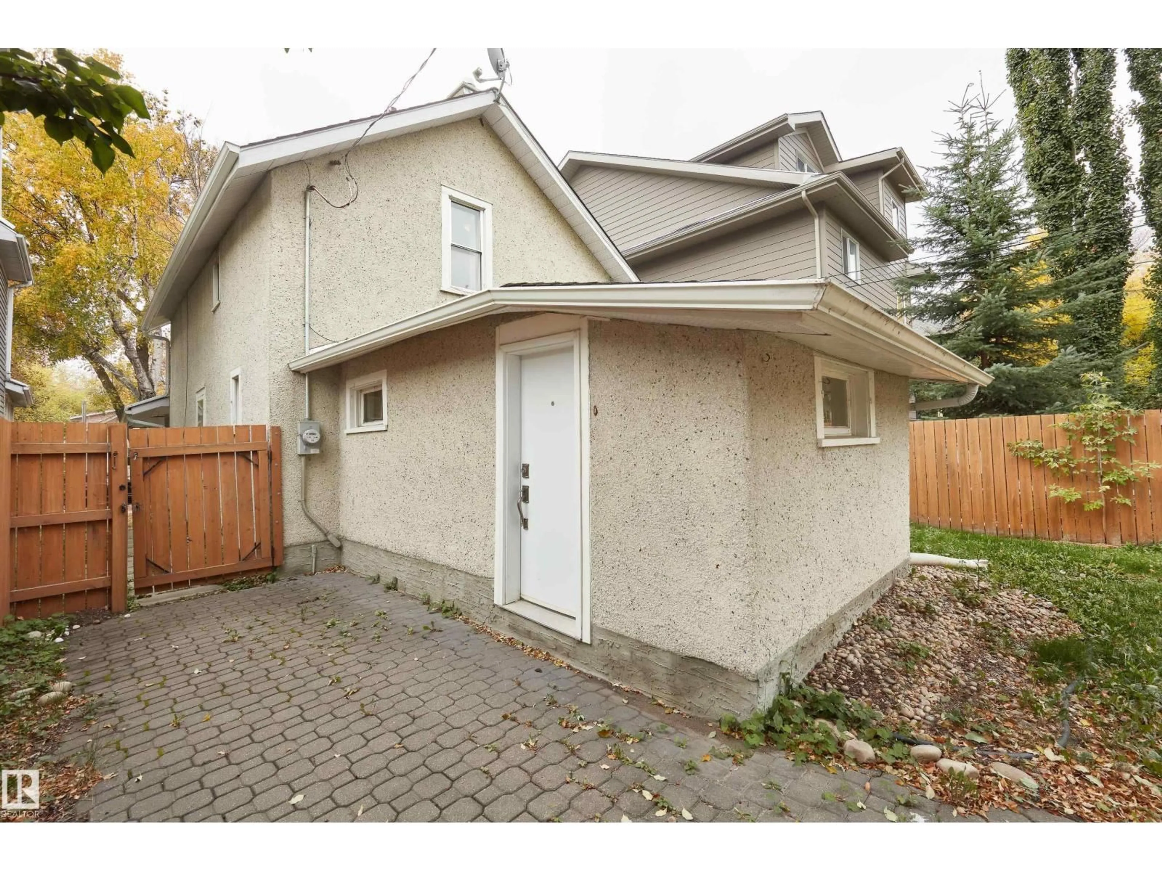 Unknown for 11038 84 AV, Edmonton Alberta T6G0V7