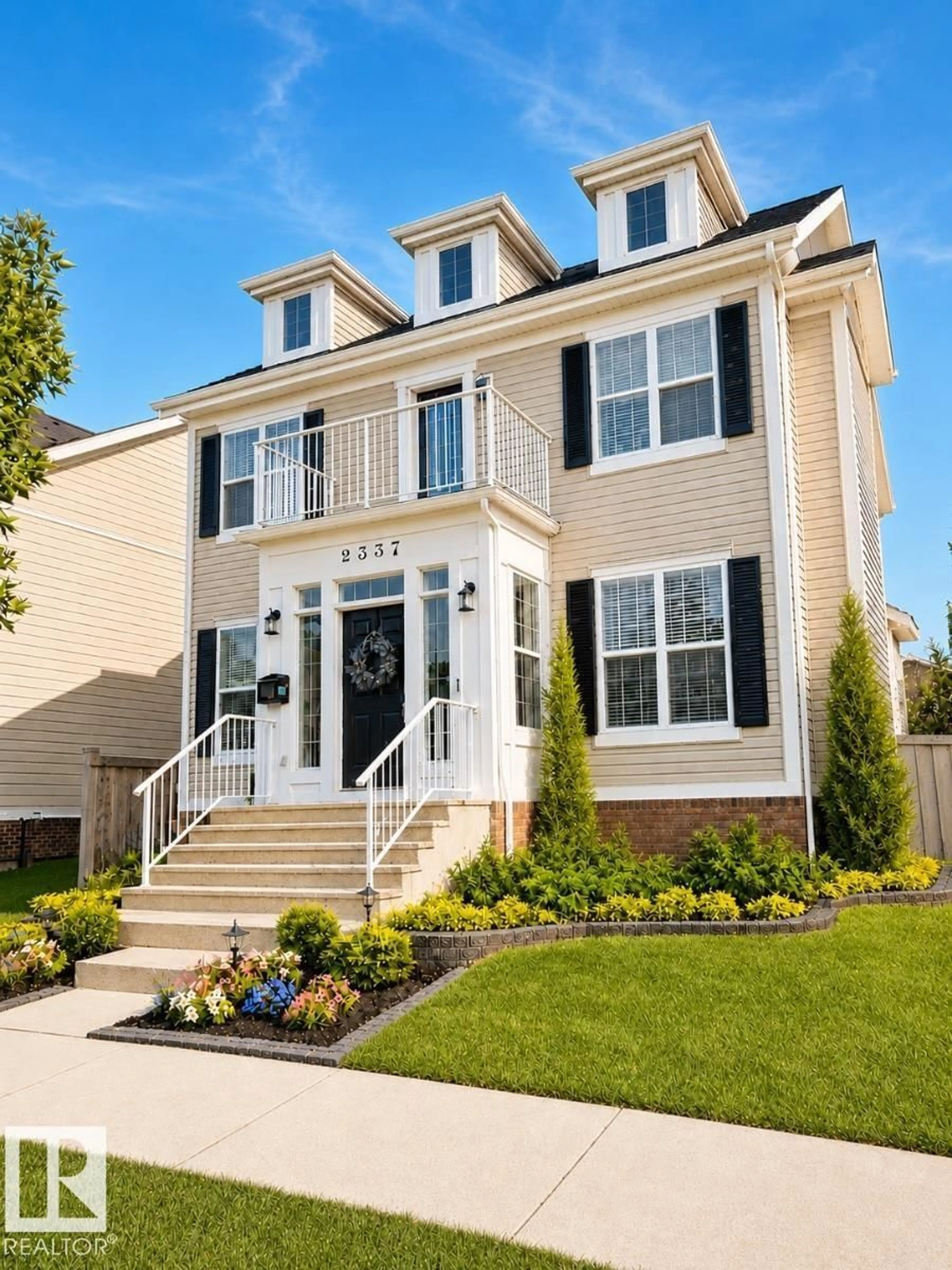 Home with vinyl exterior material, street for 2337 FREZENBERG AV, Edmonton Alberta T5E4Z1