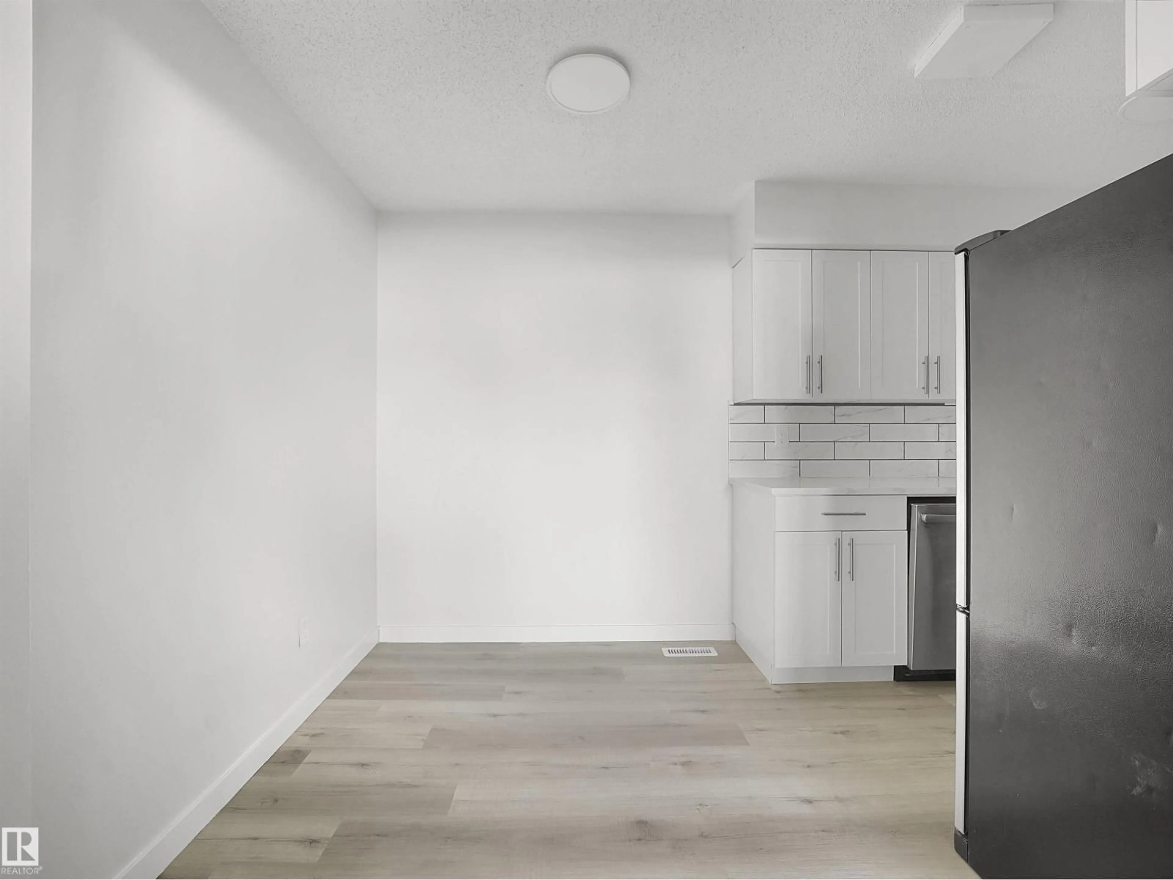 A pic of a room for #6 - 14220 80 ST, Edmonton Alberta T5C1L6