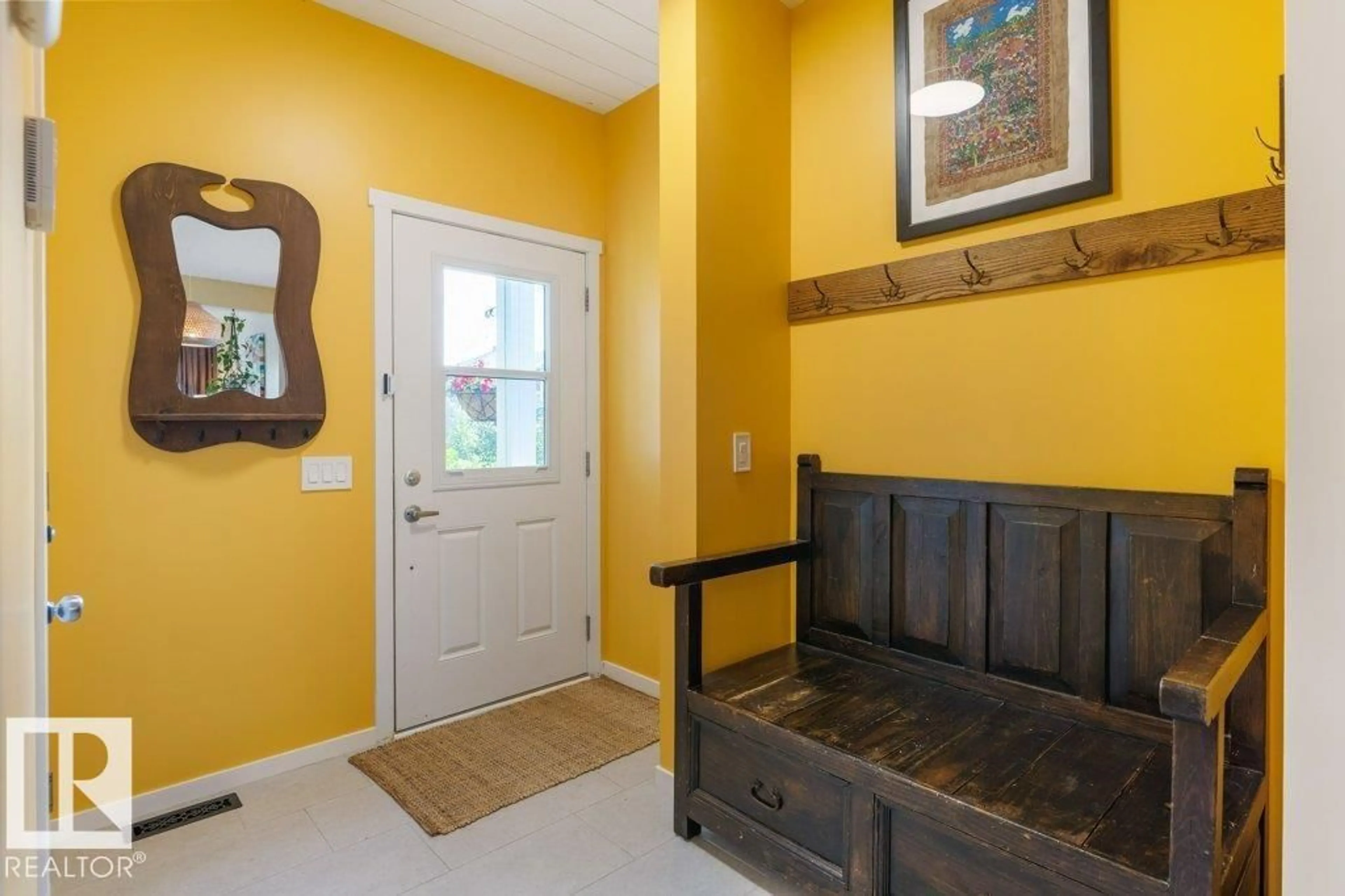 Indoor entryway for 99 JUNEAU WY, St. Albert Alberta T8N7V6