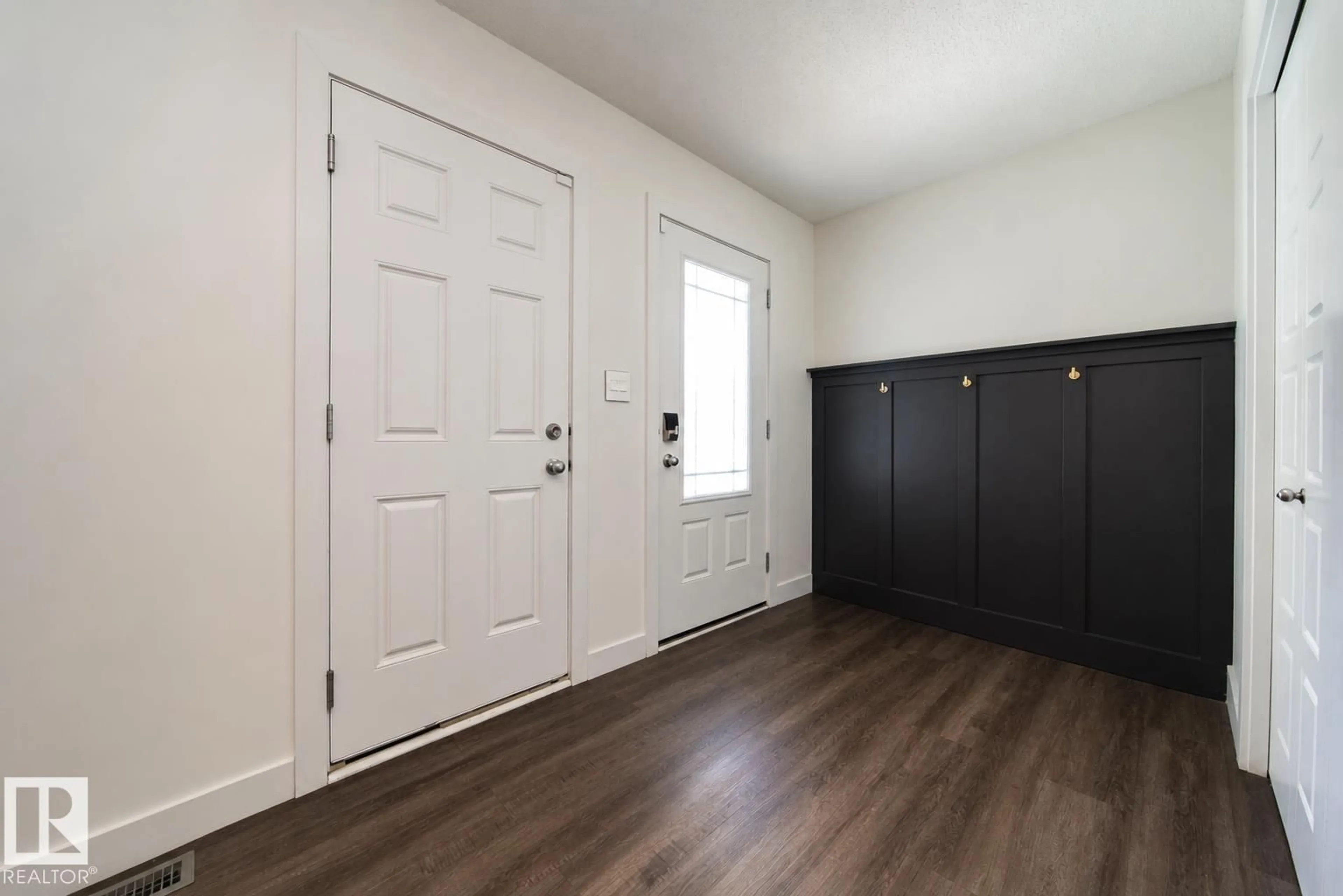 Indoor entryway for NW - 8916 217 ST, Edmonton Alberta T5T7C4