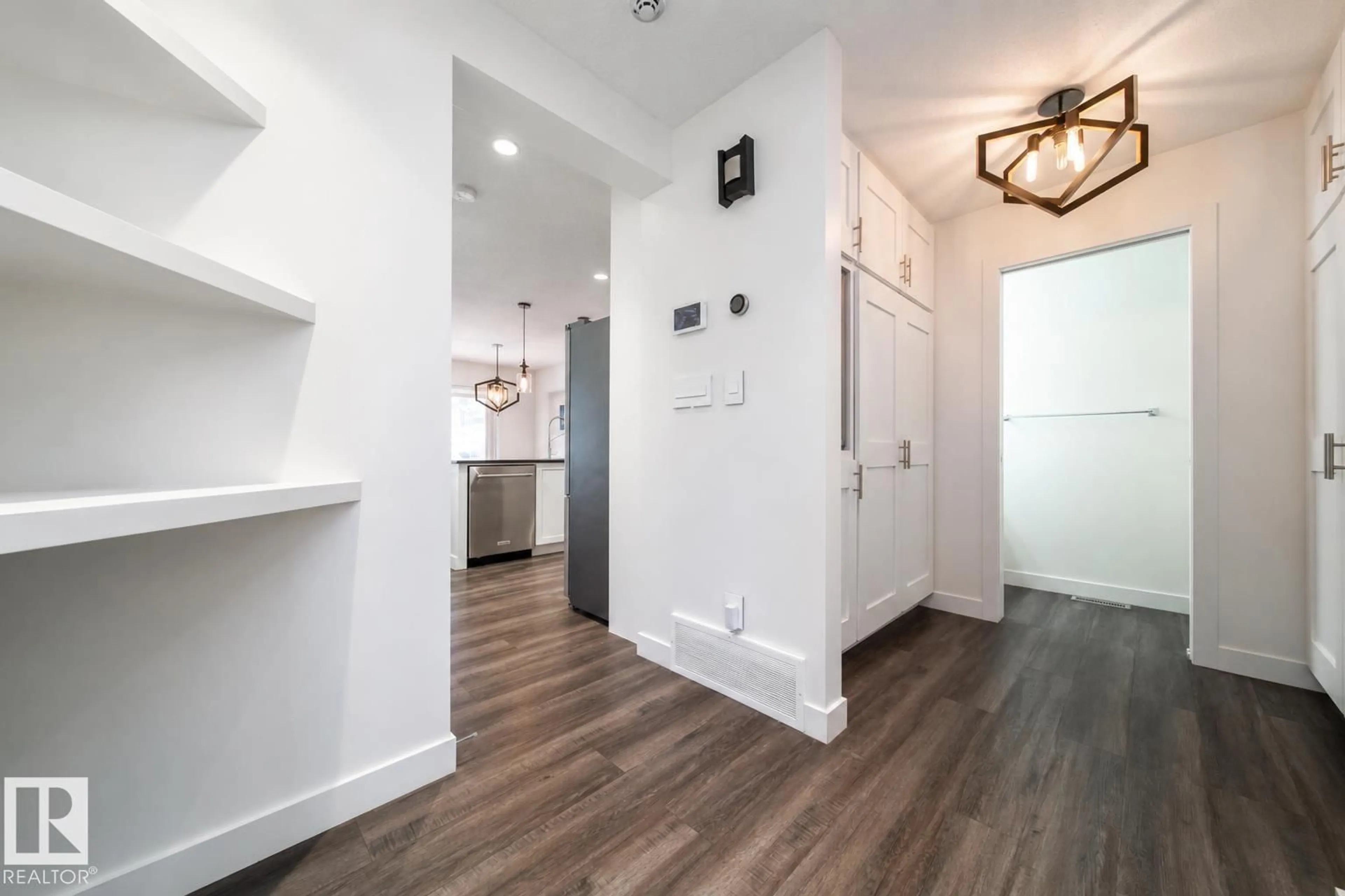 Indoor entryway for NW - 8916 217 ST, Edmonton Alberta T5T7C4