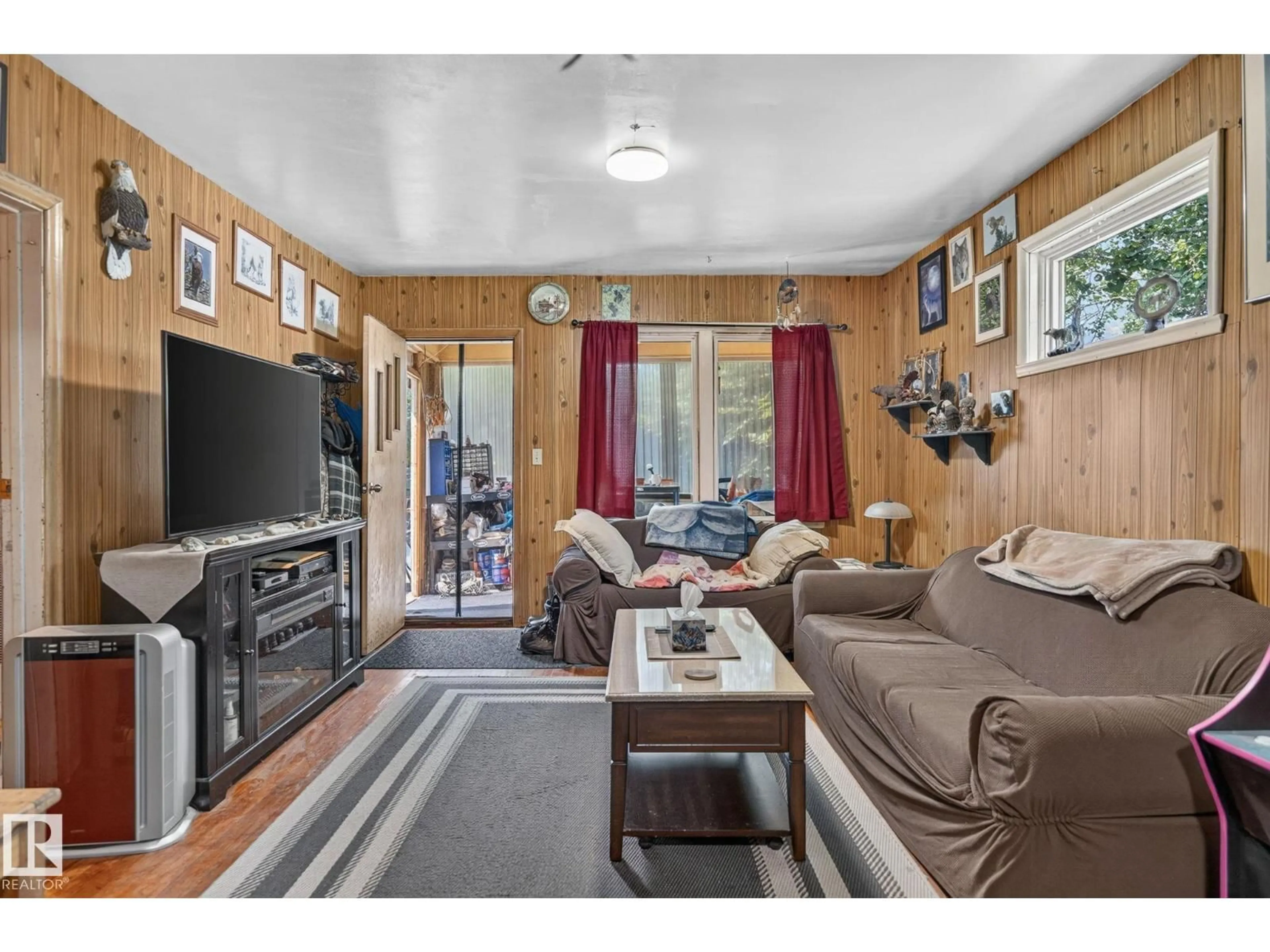 Living room with furniture, unknown for 4711 50 ST, Onoway Alberta T0E0H0
