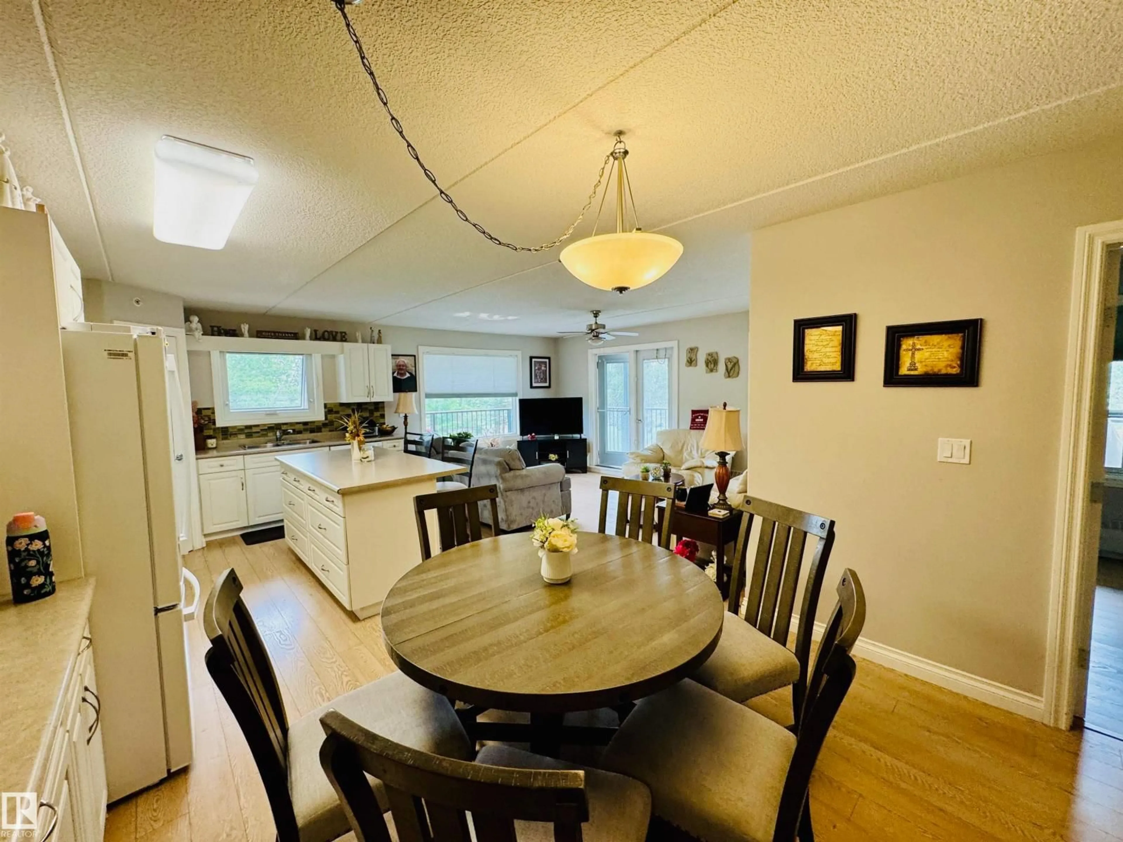 Dining room, wood/laminate floor for 208 - 4614A LAKESHORE DRIVE, St. Paul Town Alberta T0A3A3