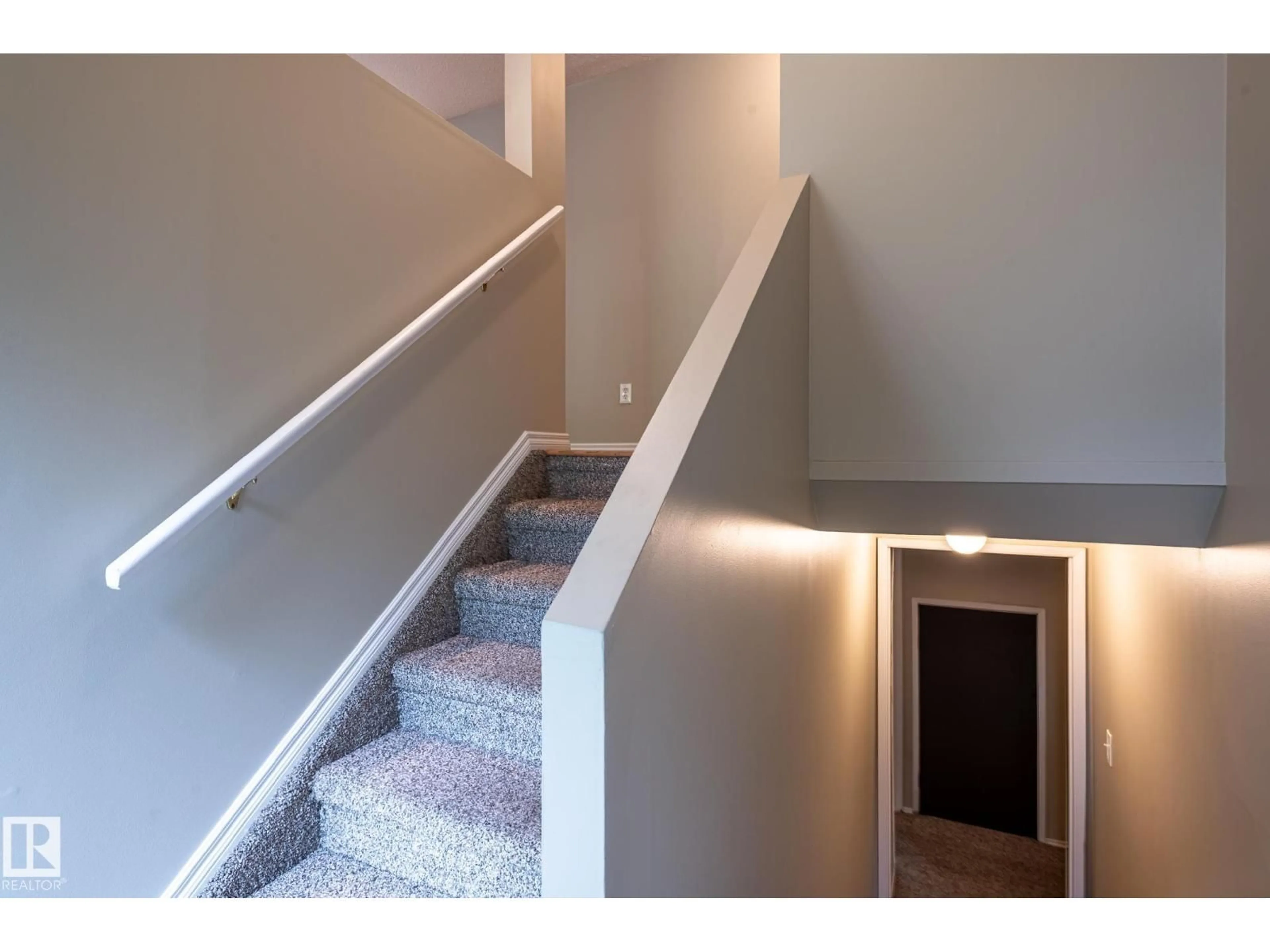 Stairs for 29 FAWCETT CR, St. Albert Alberta T8N1W3