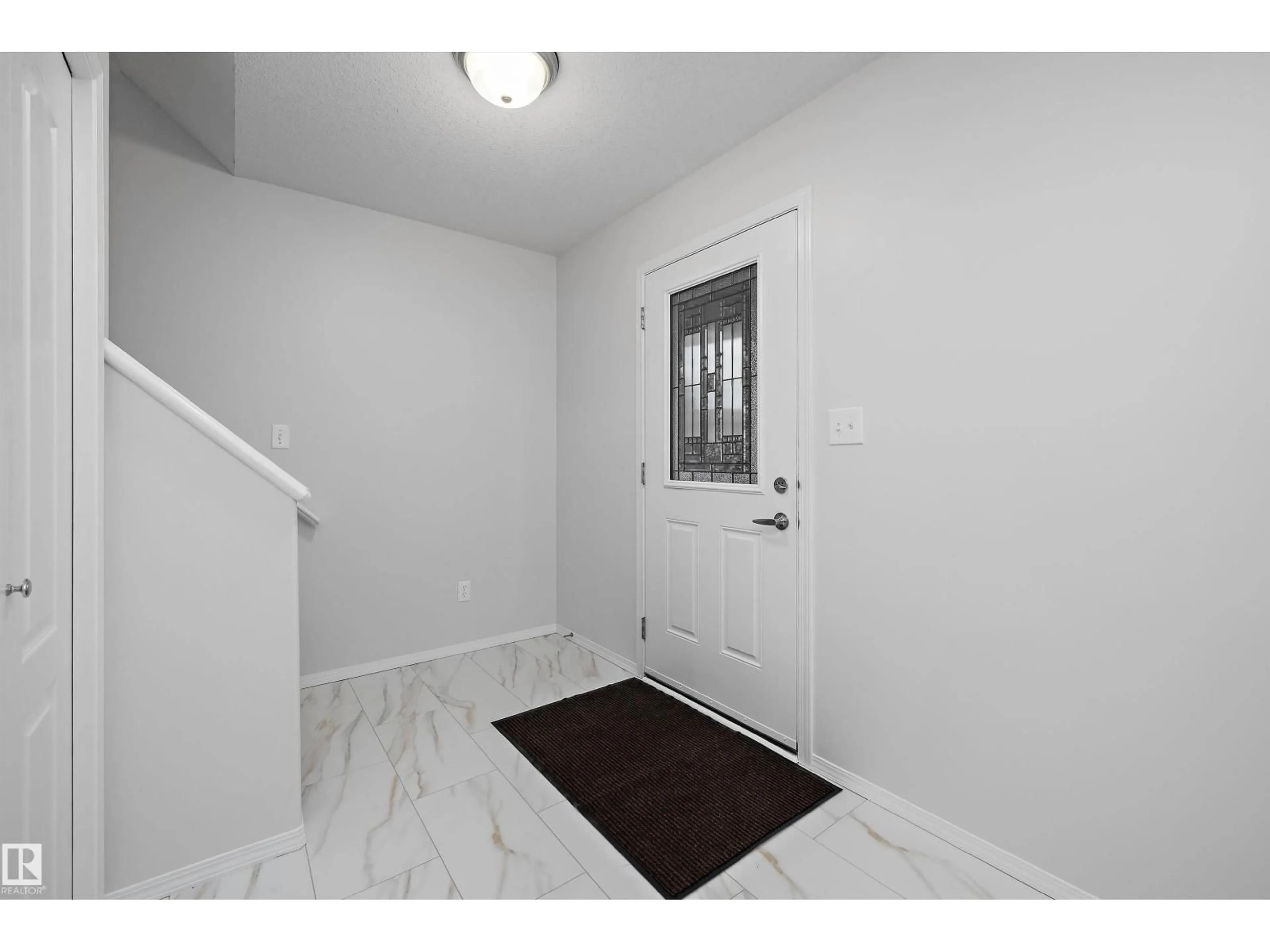 Indoor entryway for 161 RUE MAGNAN, Beaumont Alberta T4X0A6