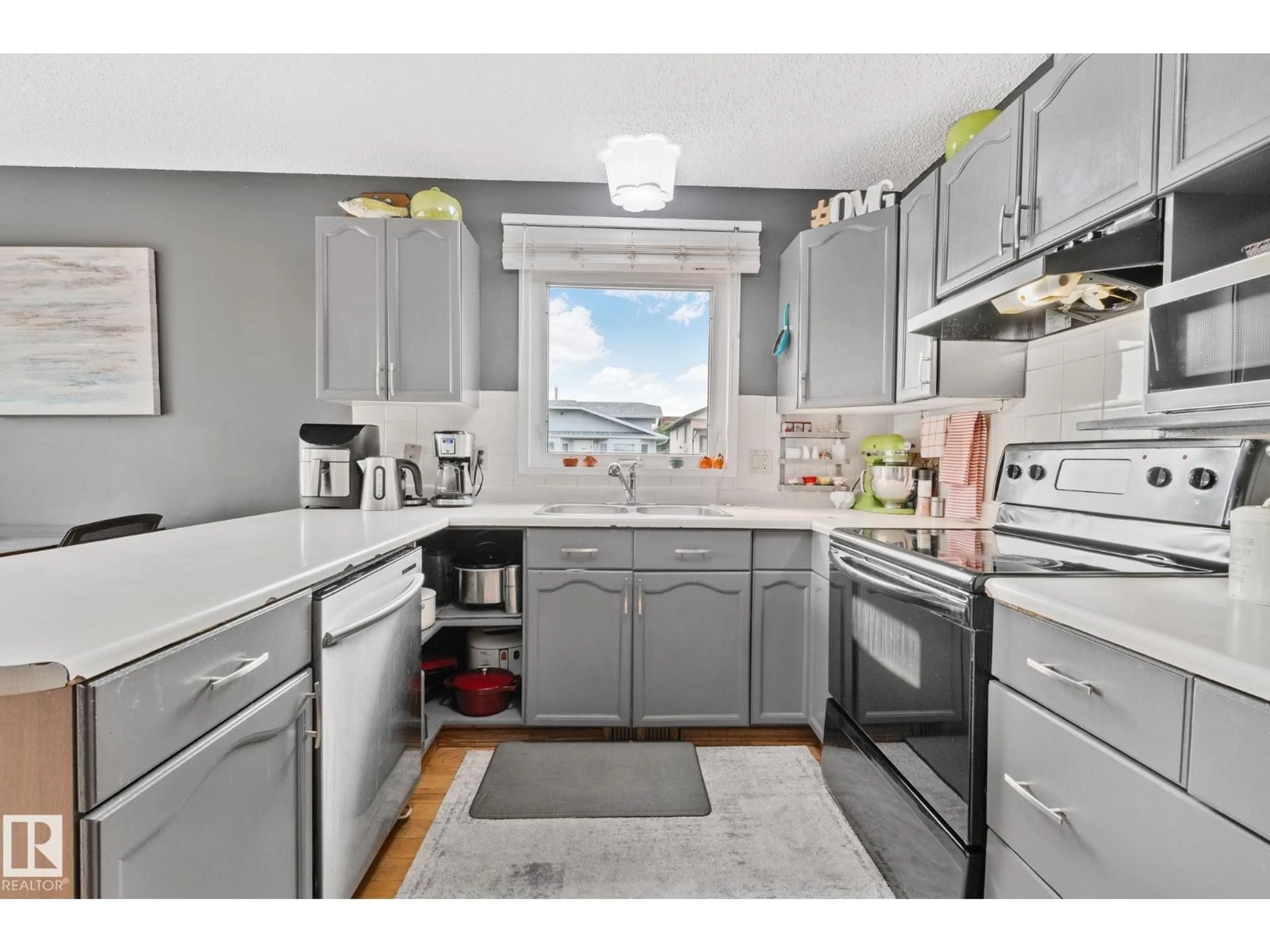 Standard kitchen, unknown for NW - 7503 190 ST, Edmonton Alberta T5T5H6