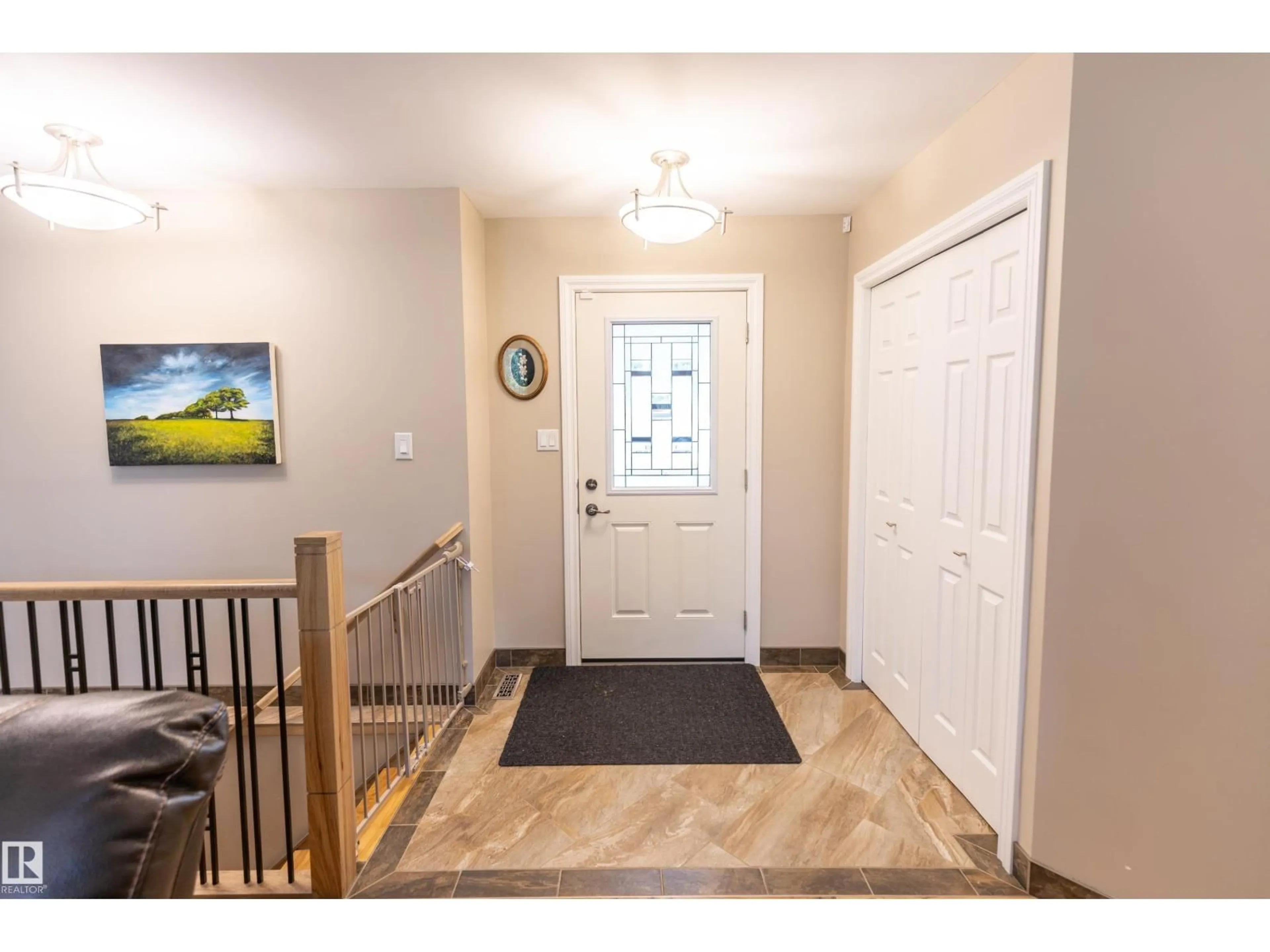 Indoor entryway for 53051 - 25 RGE ROAD 211, Rural Strathcona County Alberta T8G2C6