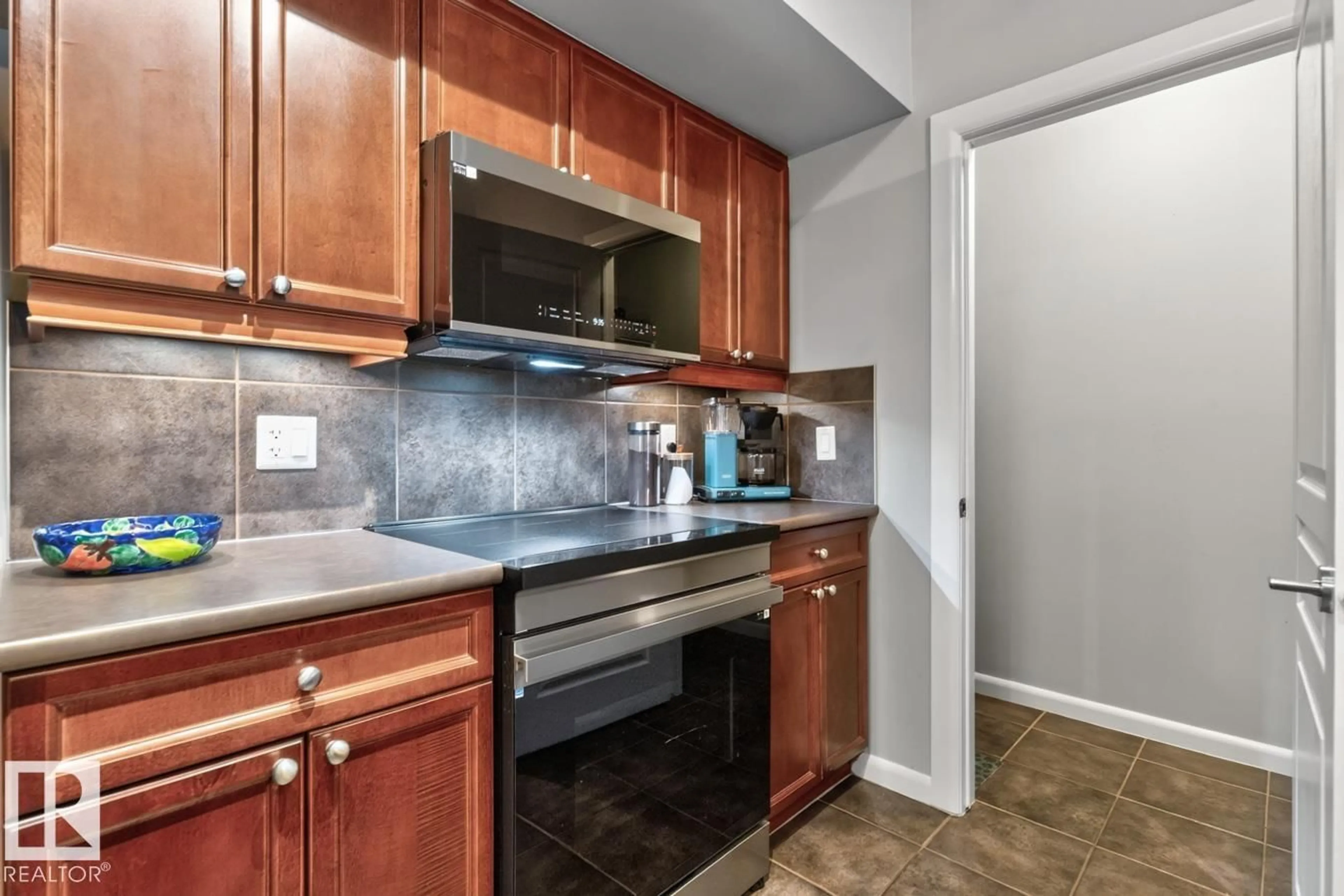 Standard kitchen, unknown for #213 - 501 PALISADES WY, Sherwood Park Alberta T8H0H8