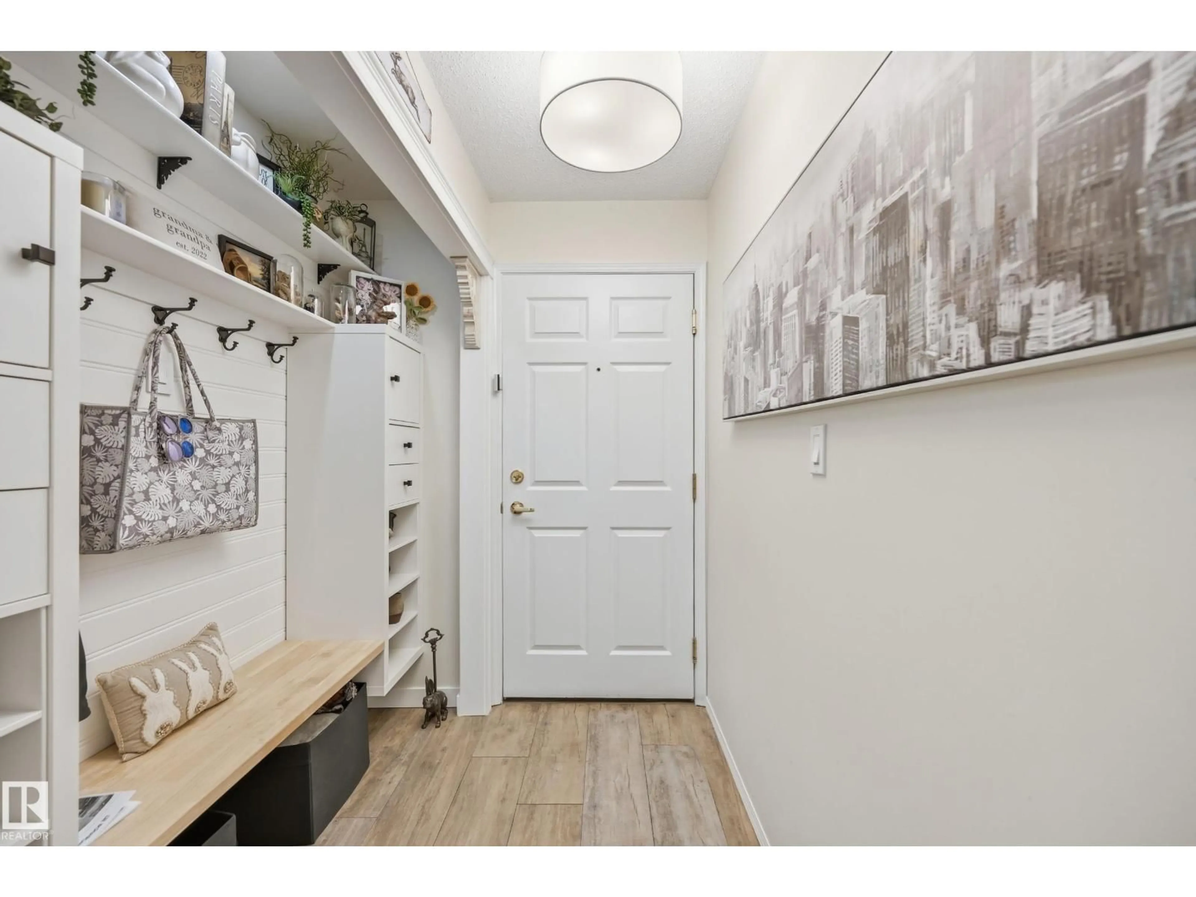 Indoor entryway for 208 - 9760 176 ST, Edmonton Alberta T5T5Z5
