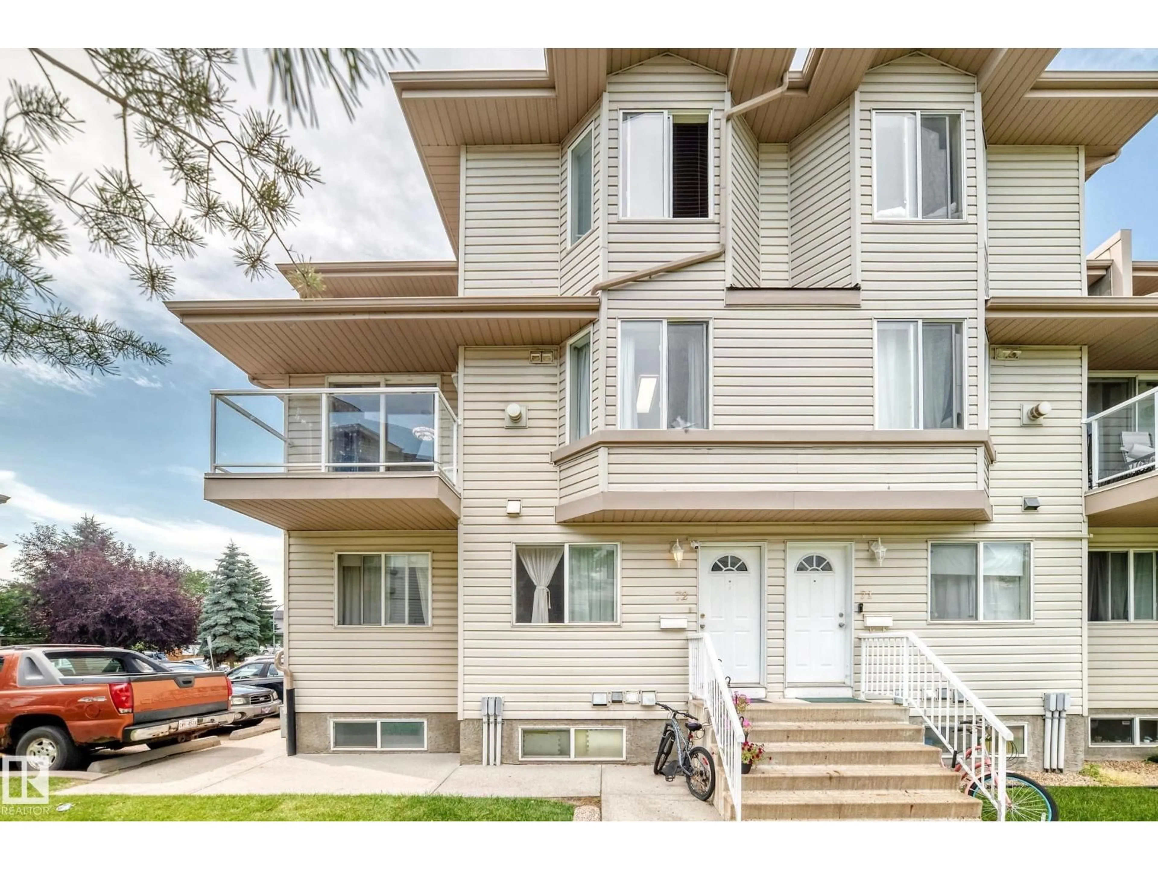 Home with vinyl exterior material, street for 72 - 2505 42 ST, Edmonton Alberta T6L7G8