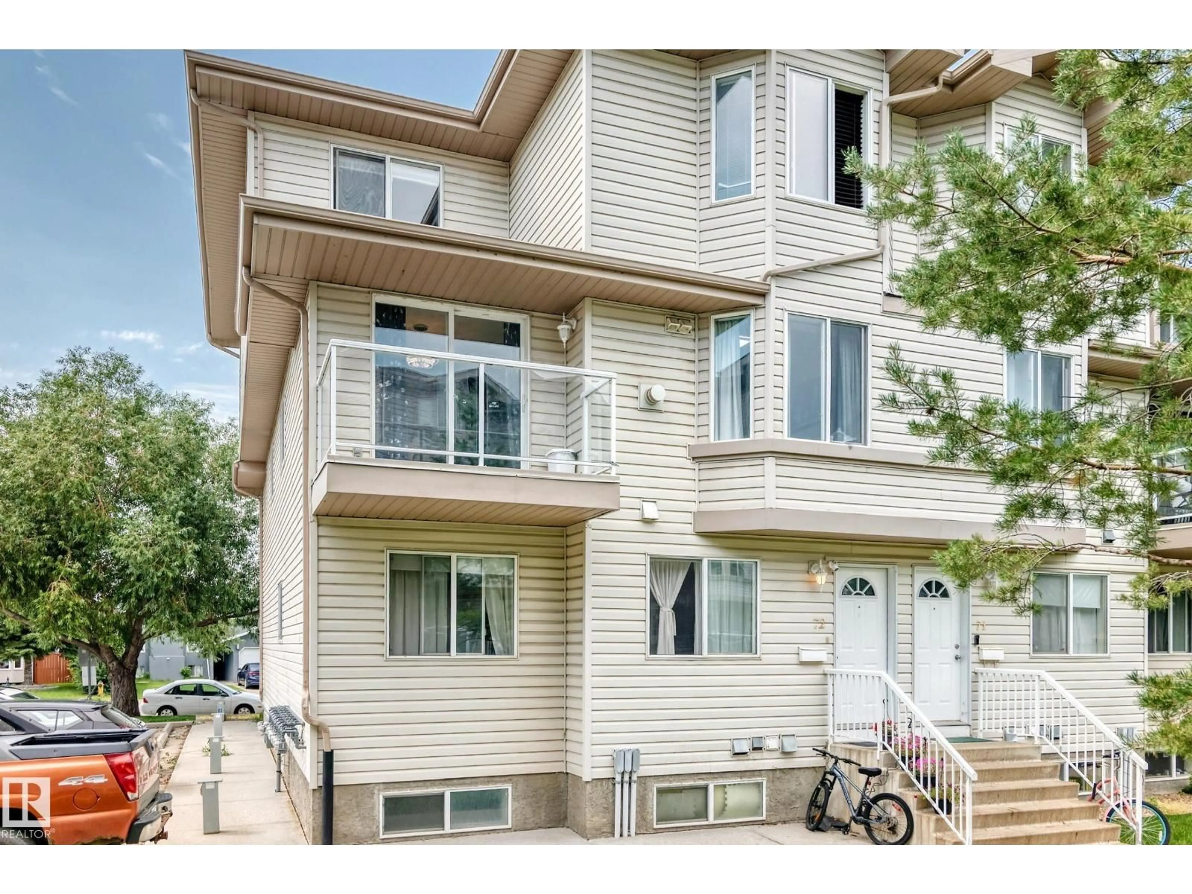 Home with vinyl exterior material, street for 72 - 2505 42 ST, Edmonton Alberta T6L7G8