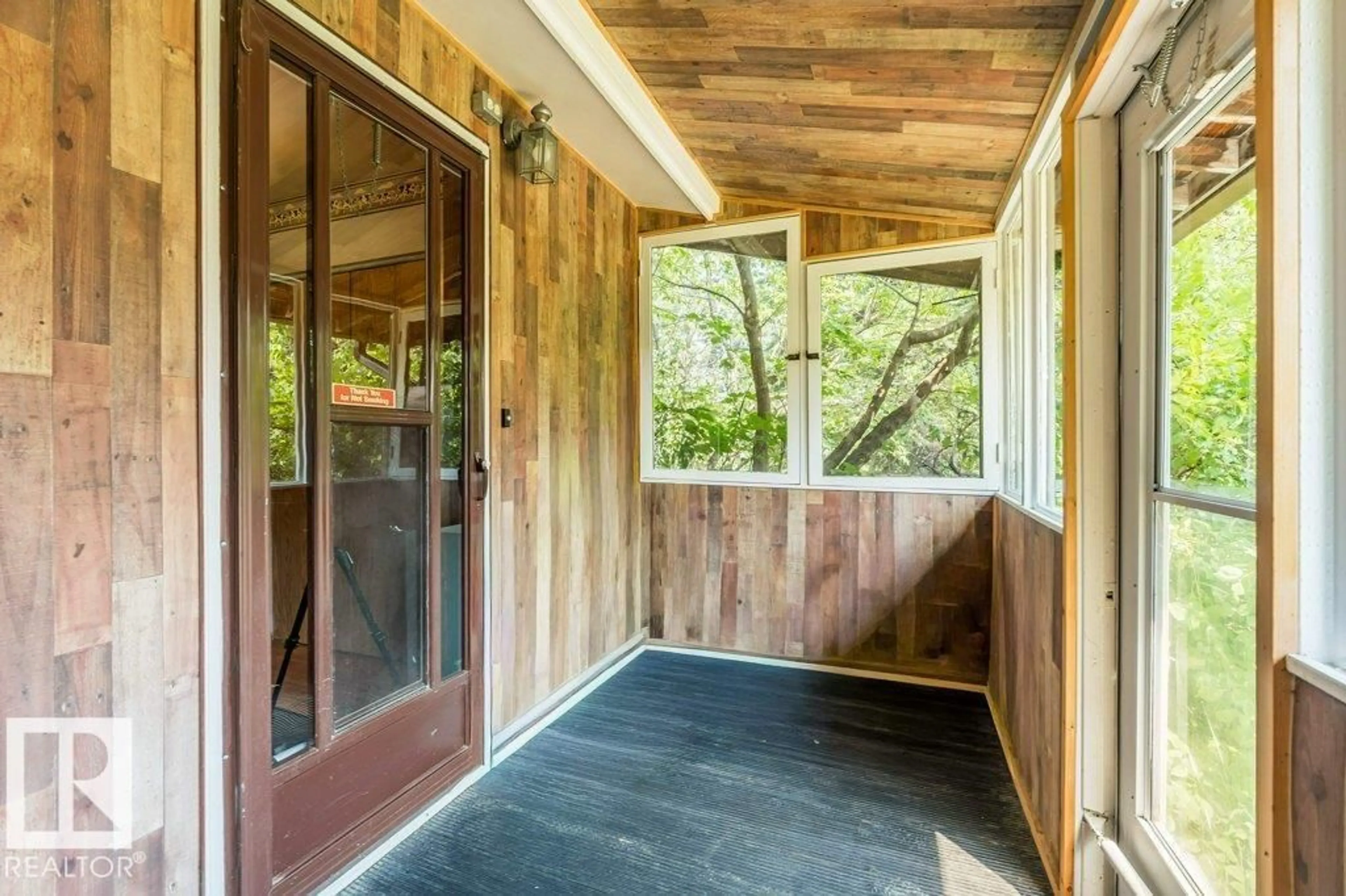 Indoor entryway for 473068 RGE ROAD 243 A, Rural Wetaskiwin County Alberta T0C1Z0