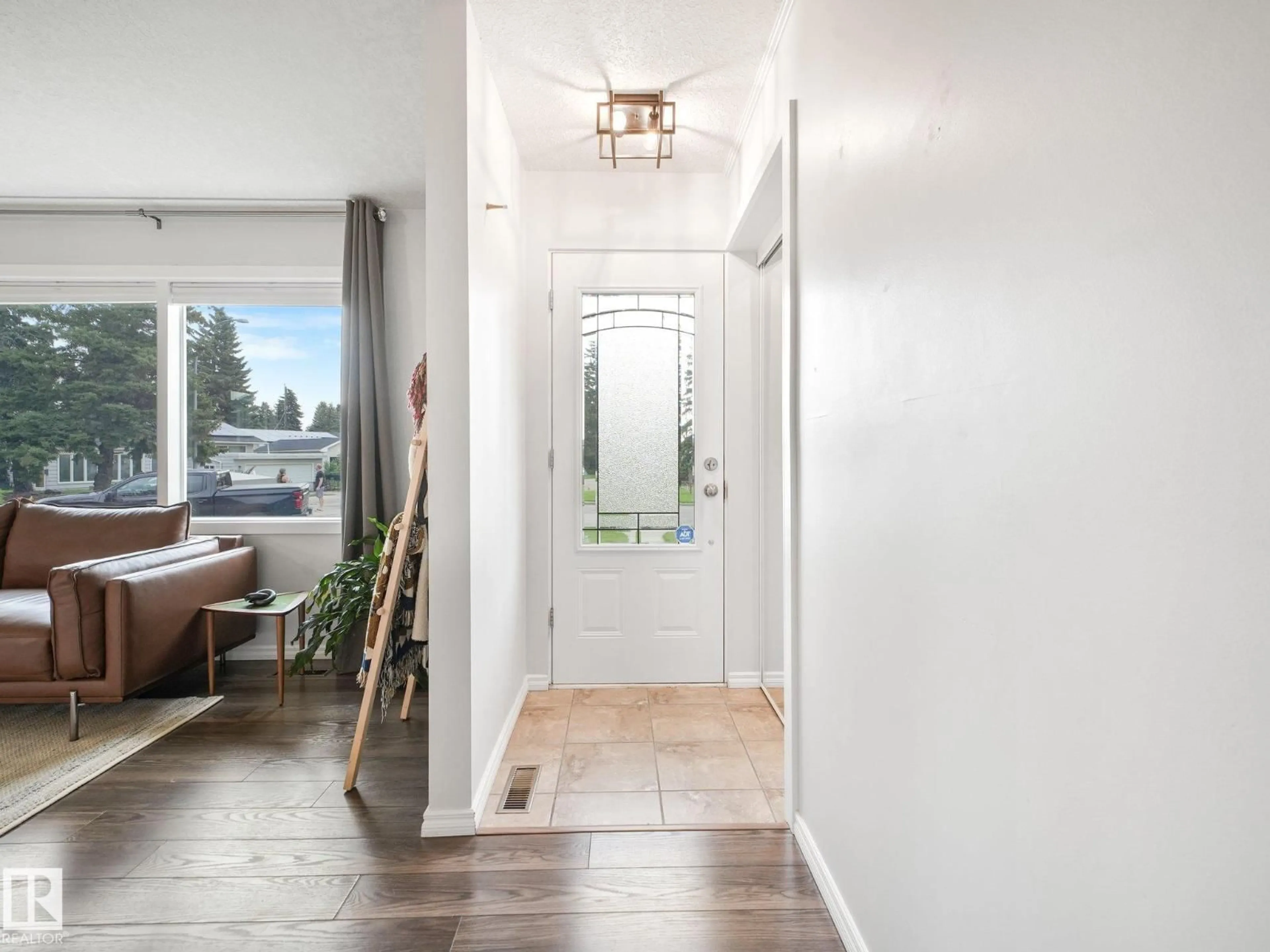 Indoor entryway for 15224 79A AV, Edmonton Alberta T5R3H4