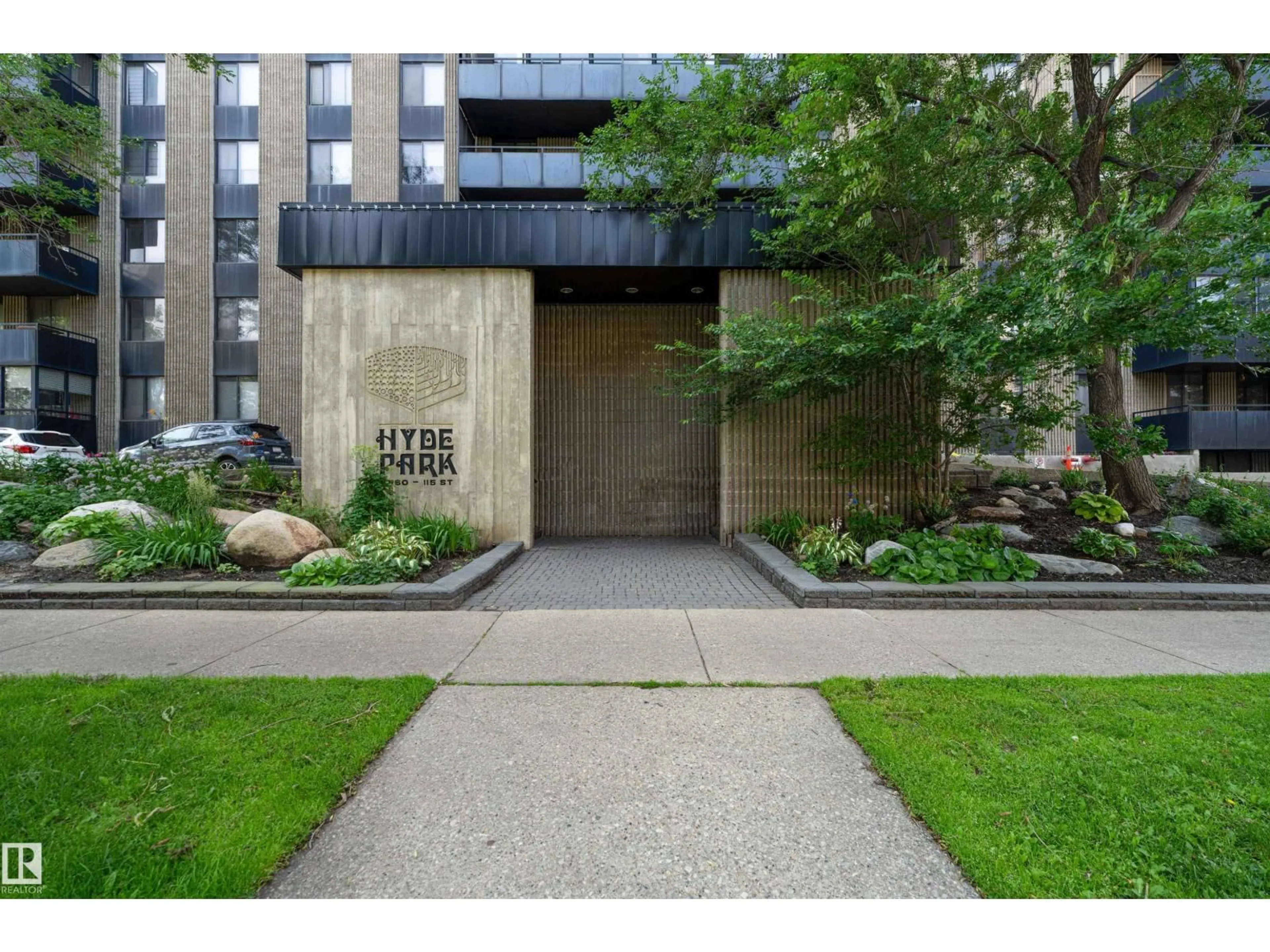Indoor foyer for #302 - 10160 115 ST, Edmonton Alberta T5K1T6