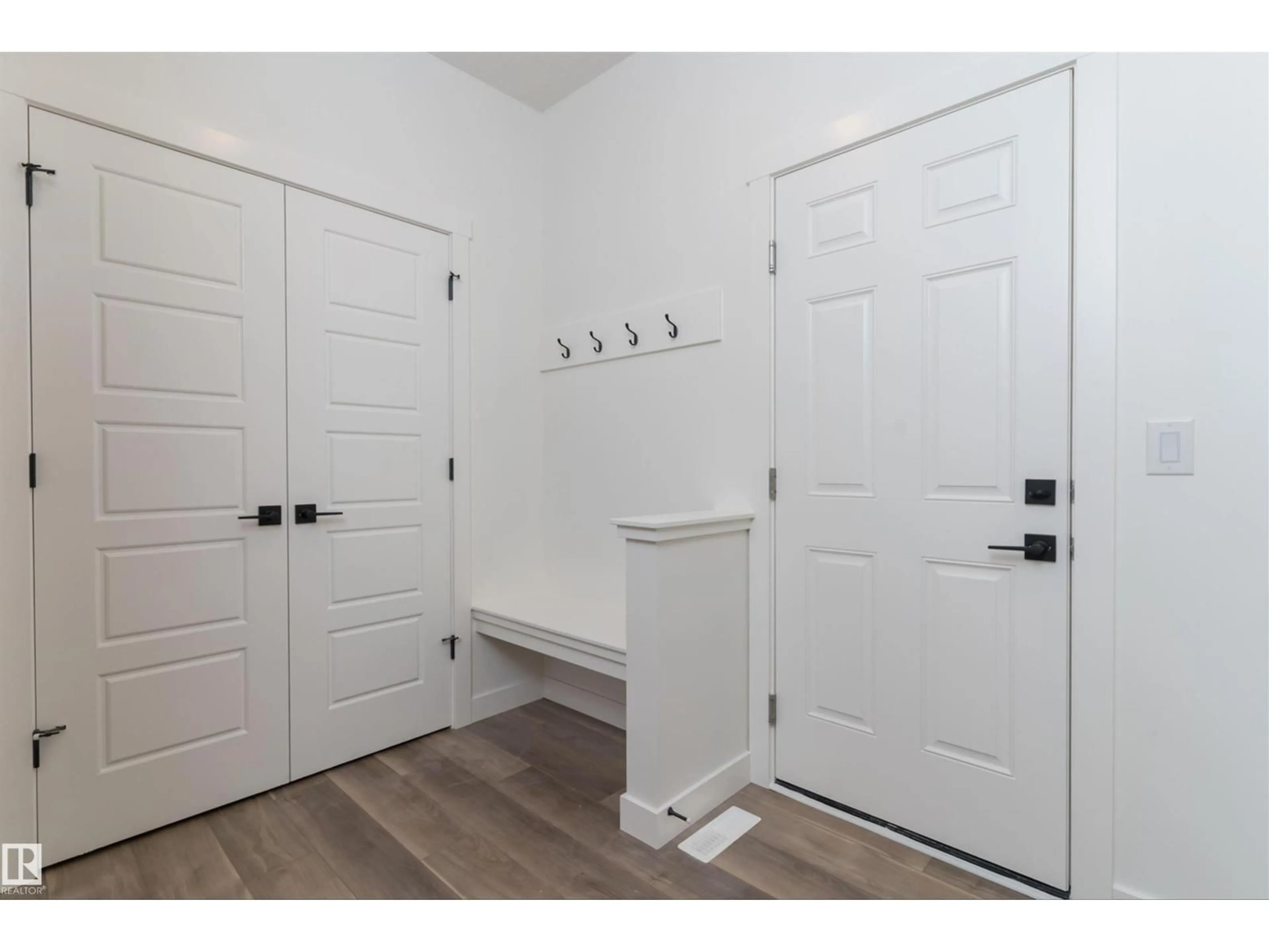 Indoor entryway for 1 EMPRESS WY, Spruce Grove Alberta T7X4B7