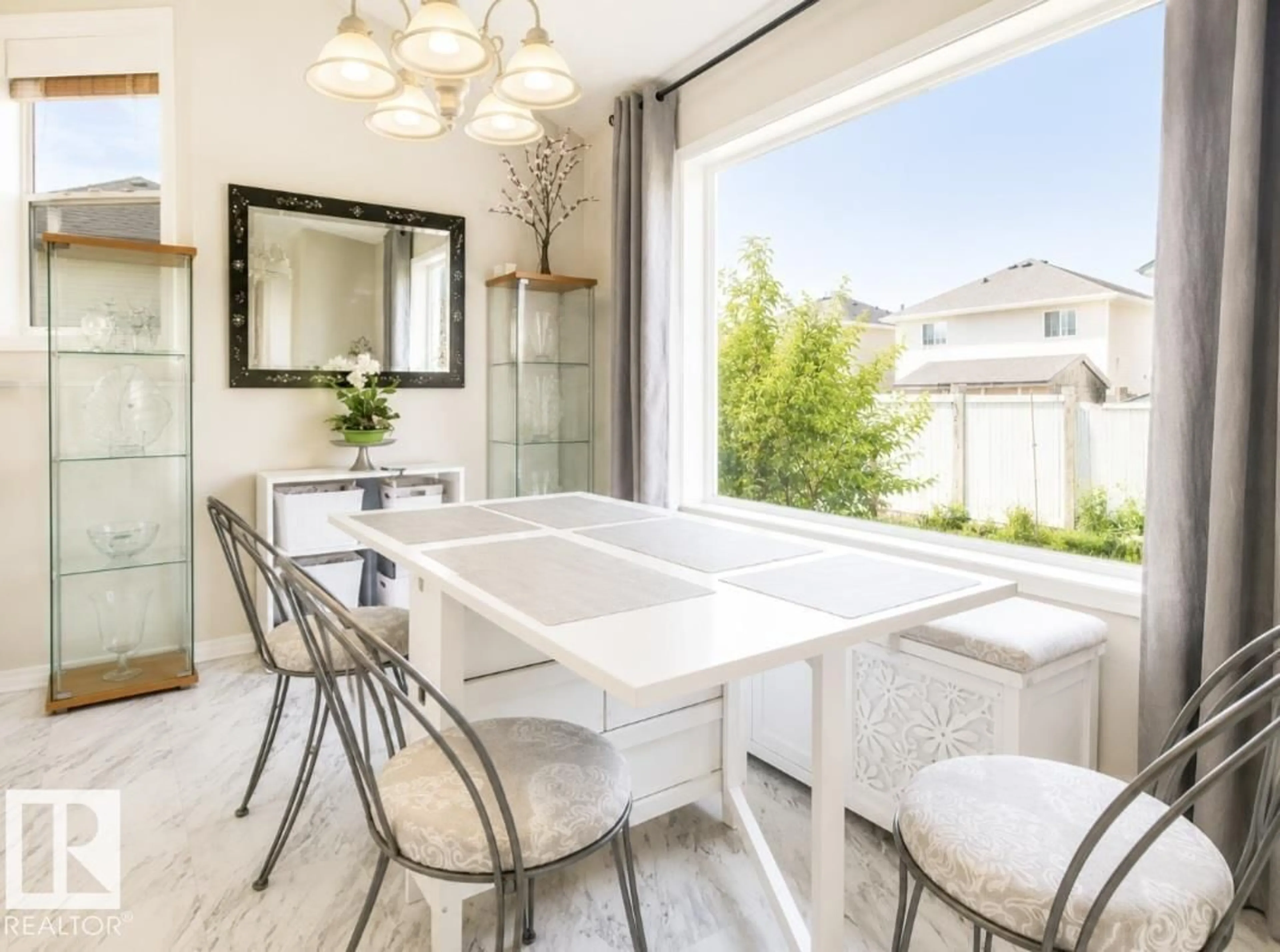 Dining room, unknown for 3236 27 AV, Edmonton Alberta T6T1P8